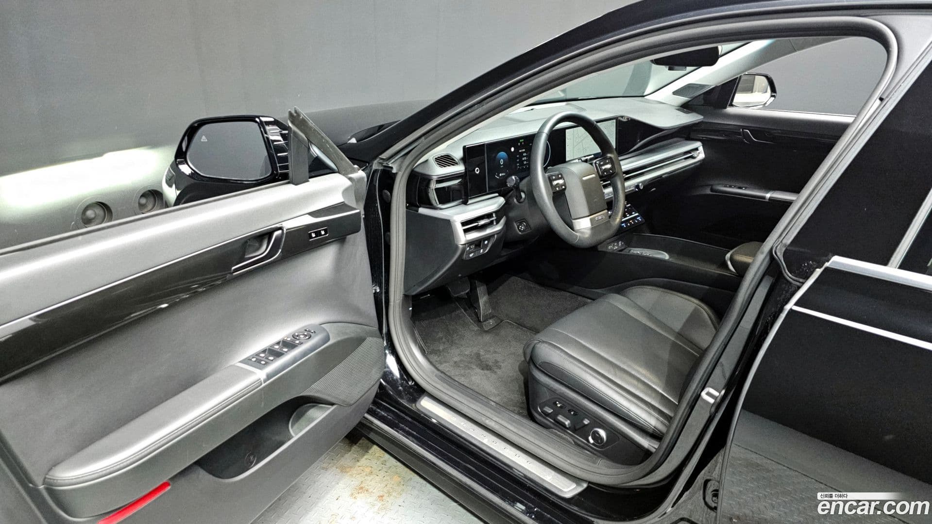 Main__Slider__Photo:Grandeur Hyundai 2023.1-9