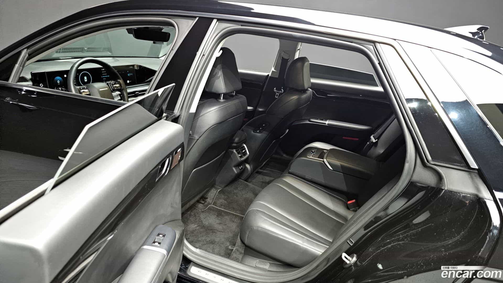 Grandeur Hyundai 2023.1-OPTION-015