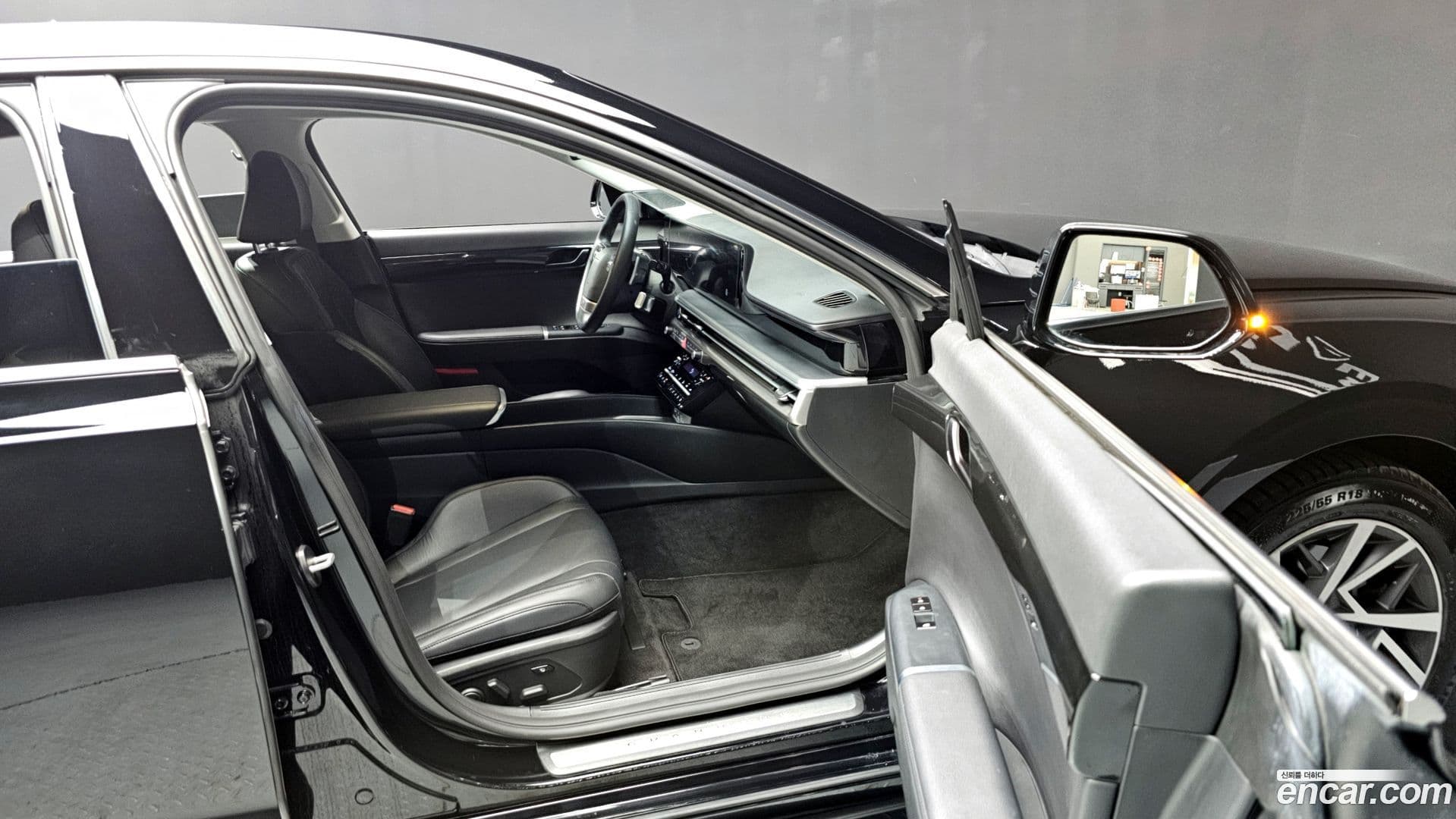 Main__Slider__Photo:Grandeur Hyundai 2023.1-16