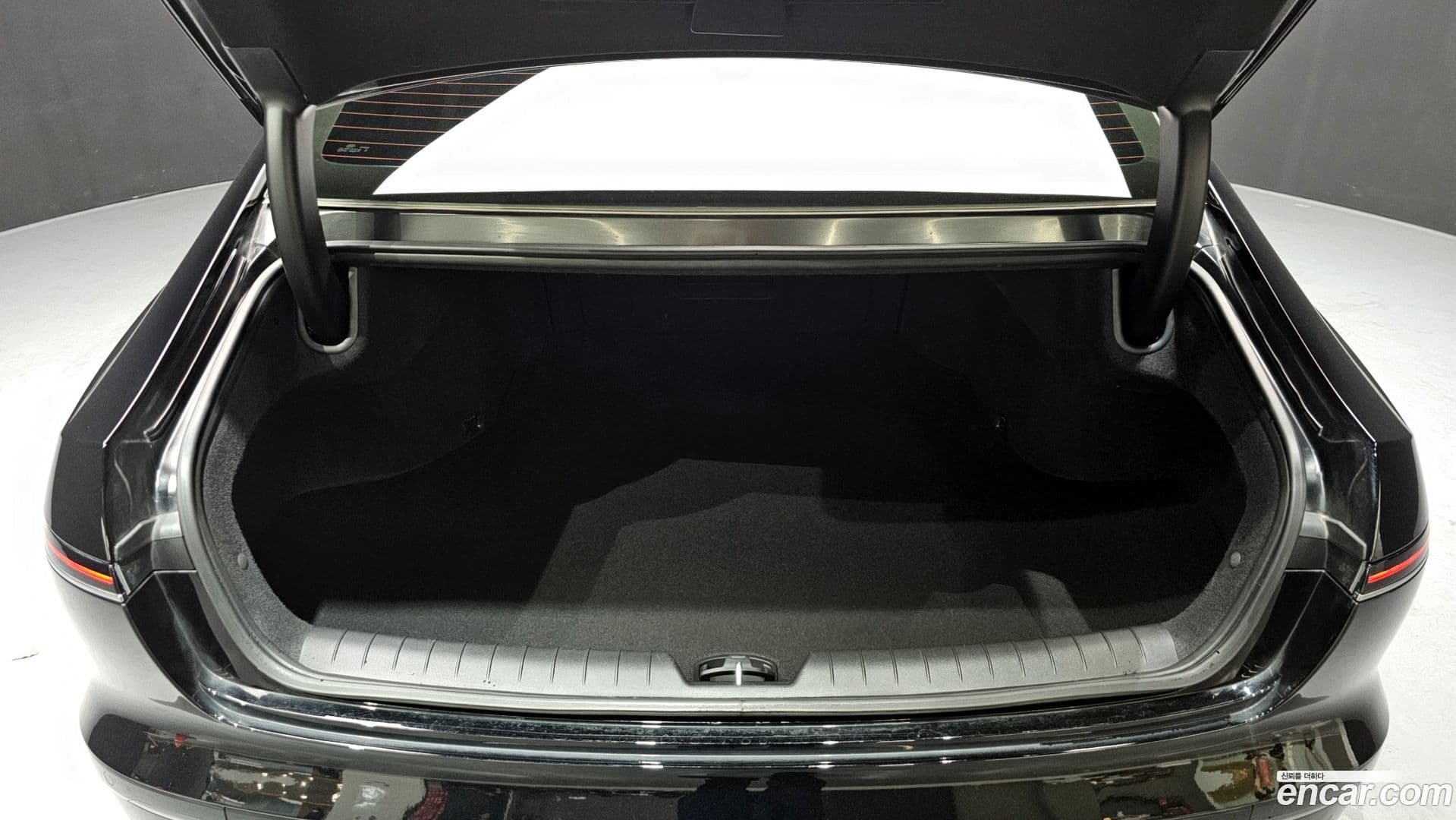 Main__Slider__Photo:Grandeur Hyundai 2023.1-18