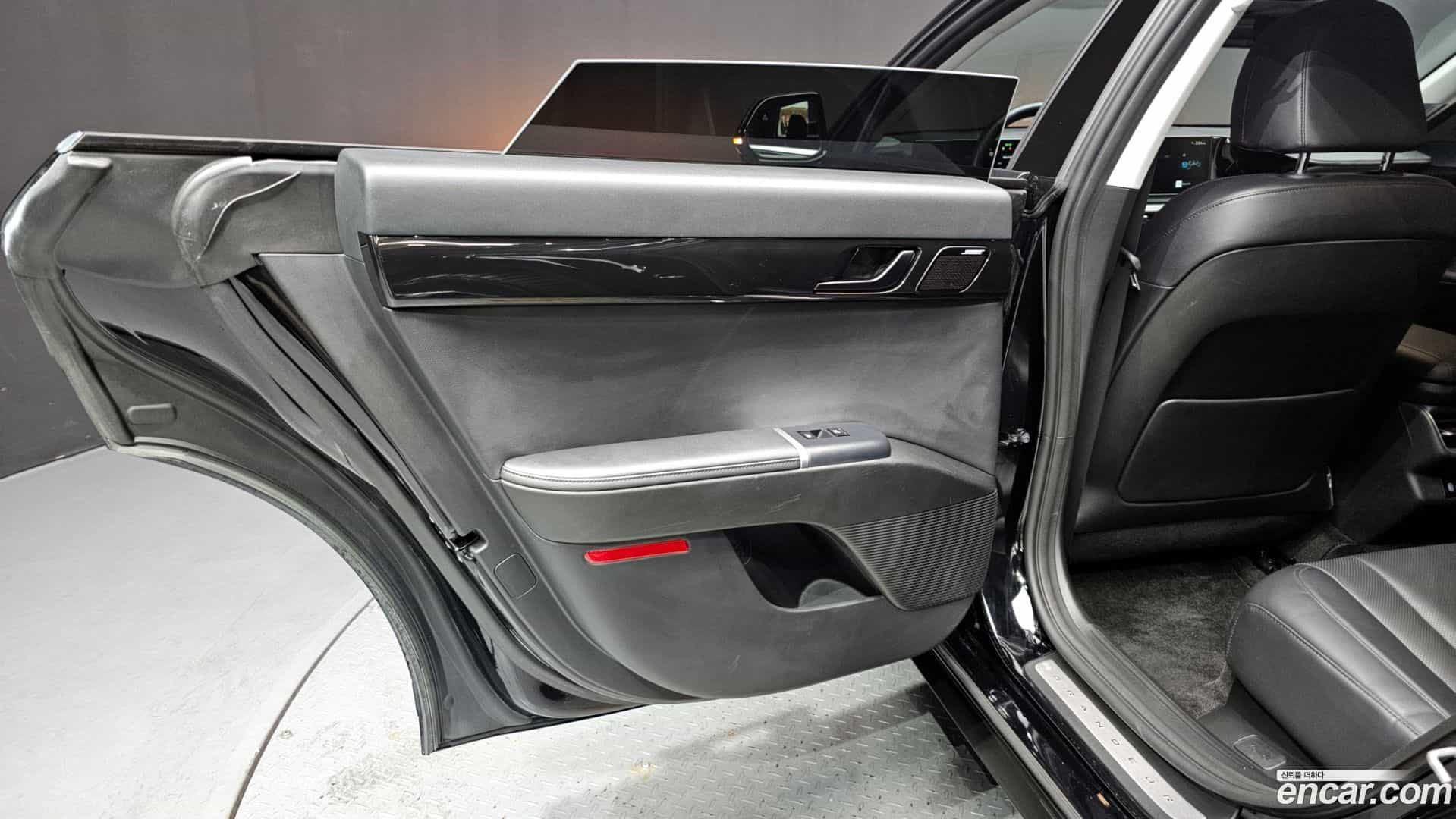 Grandeur Hyundai 2023.1-INNER-035