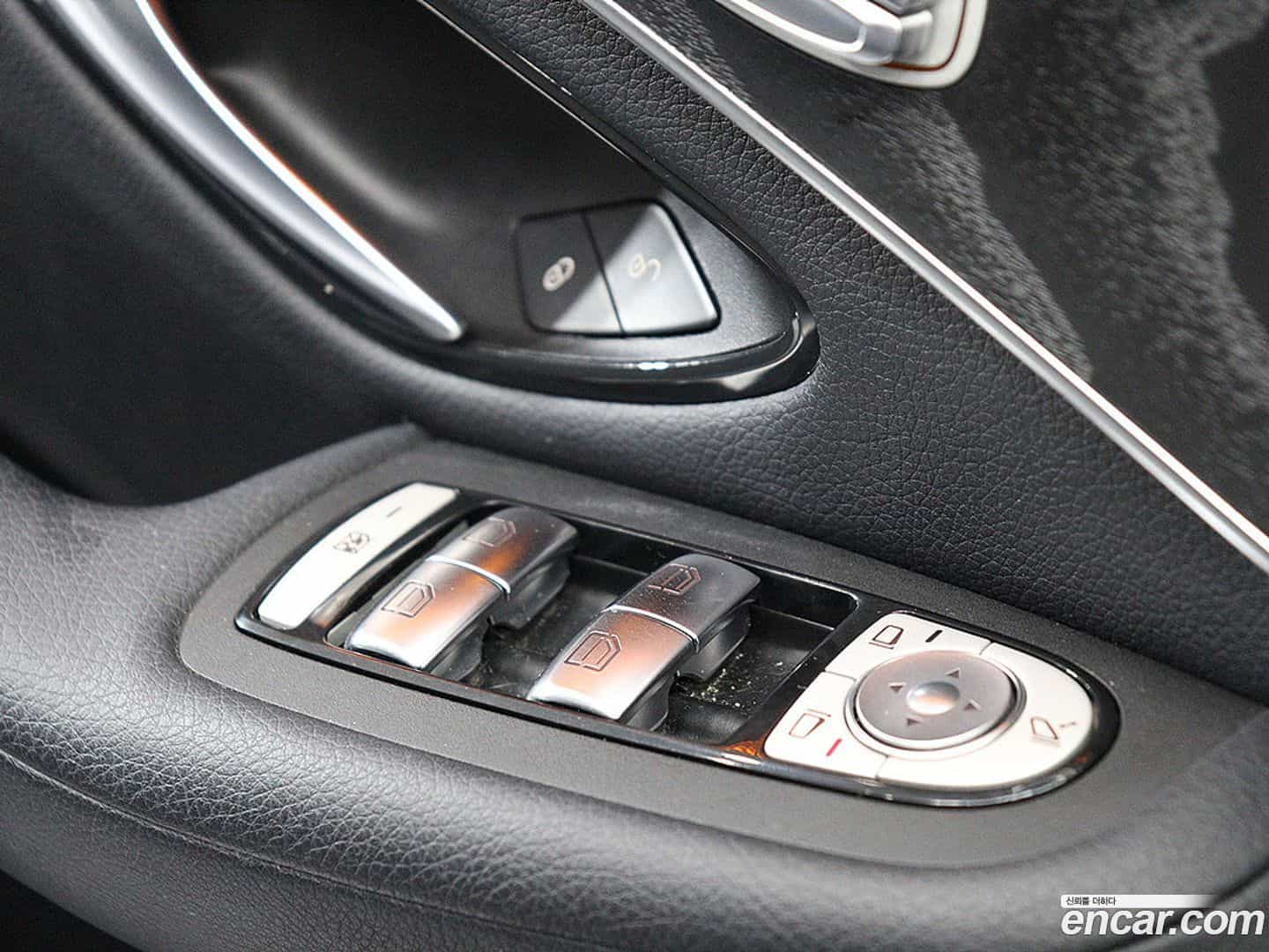 GLC-Class Mercedes-Benz 2019.8-OPTION-016