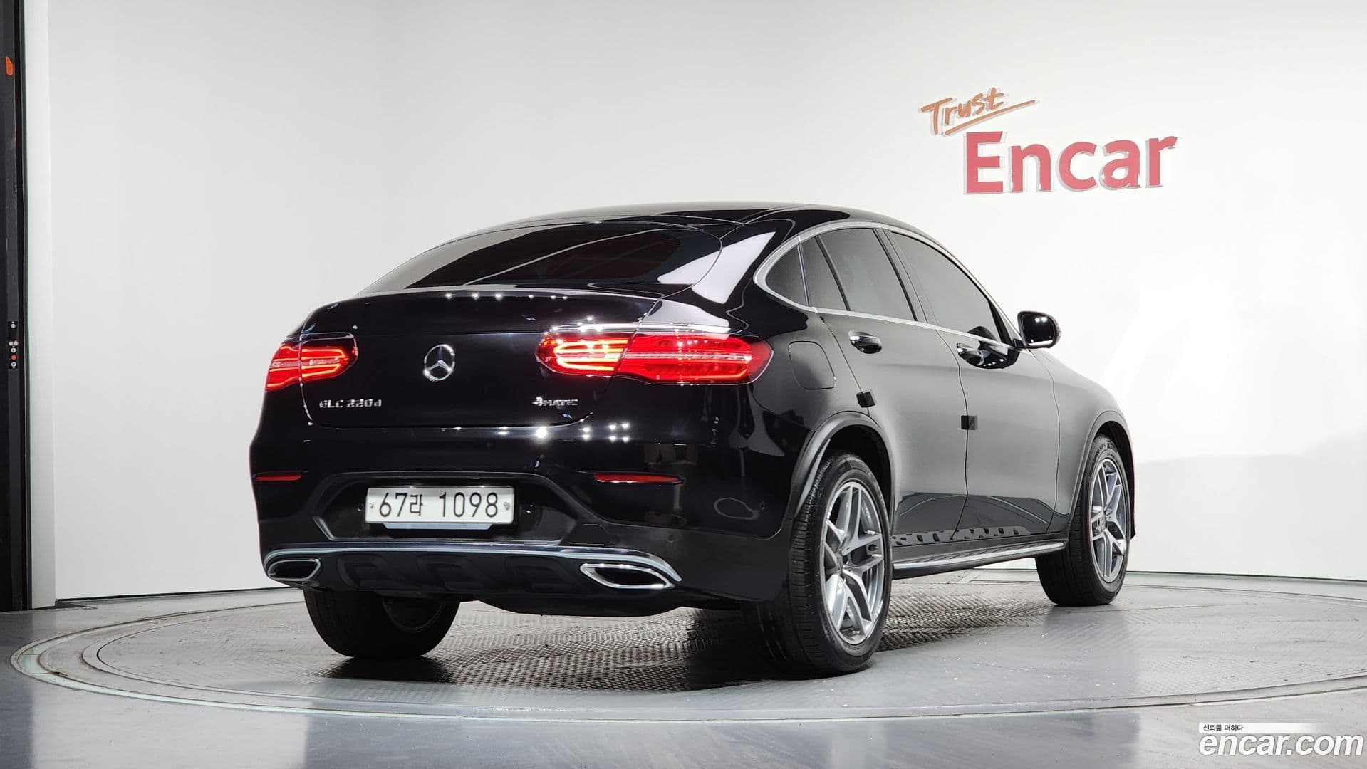 Main__Slider__Photo:GLC-Class Mercedes-Benz 2018.4-1