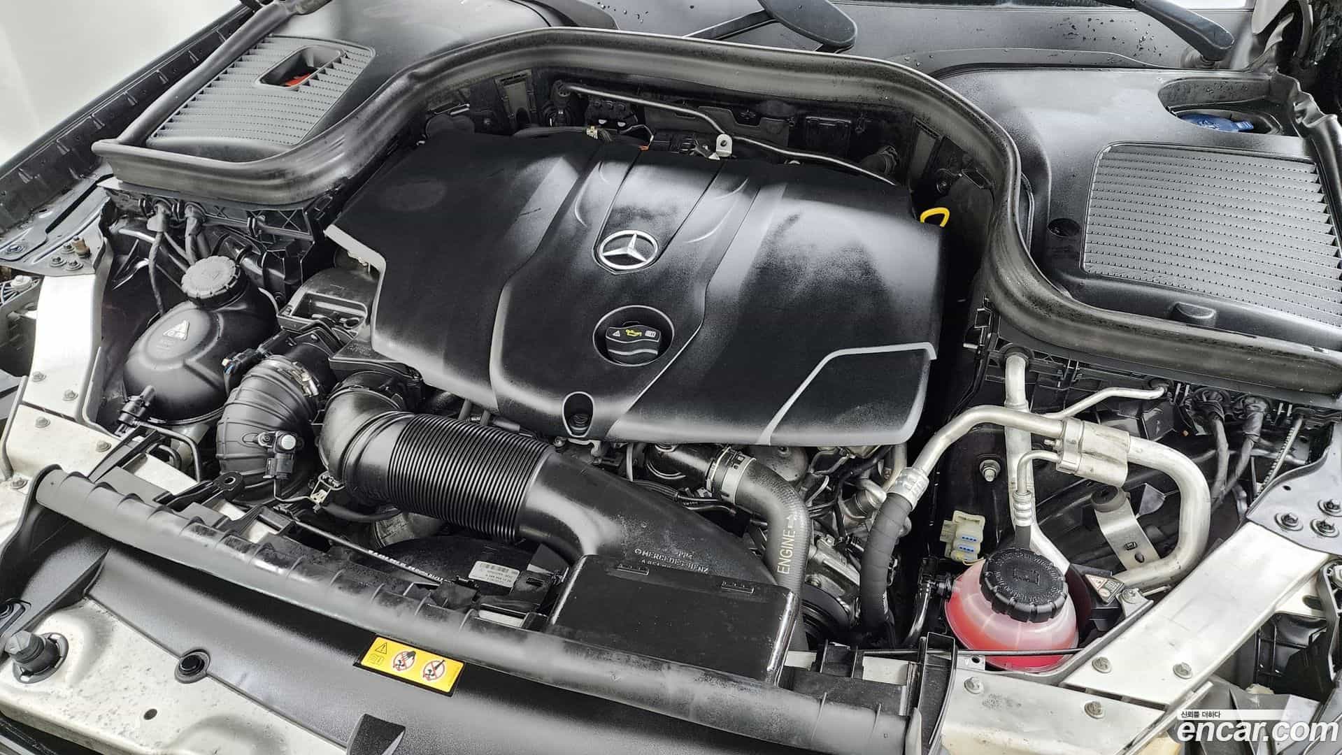 GLC-Class Mercedes-Benz 2018.4-OUTER-006