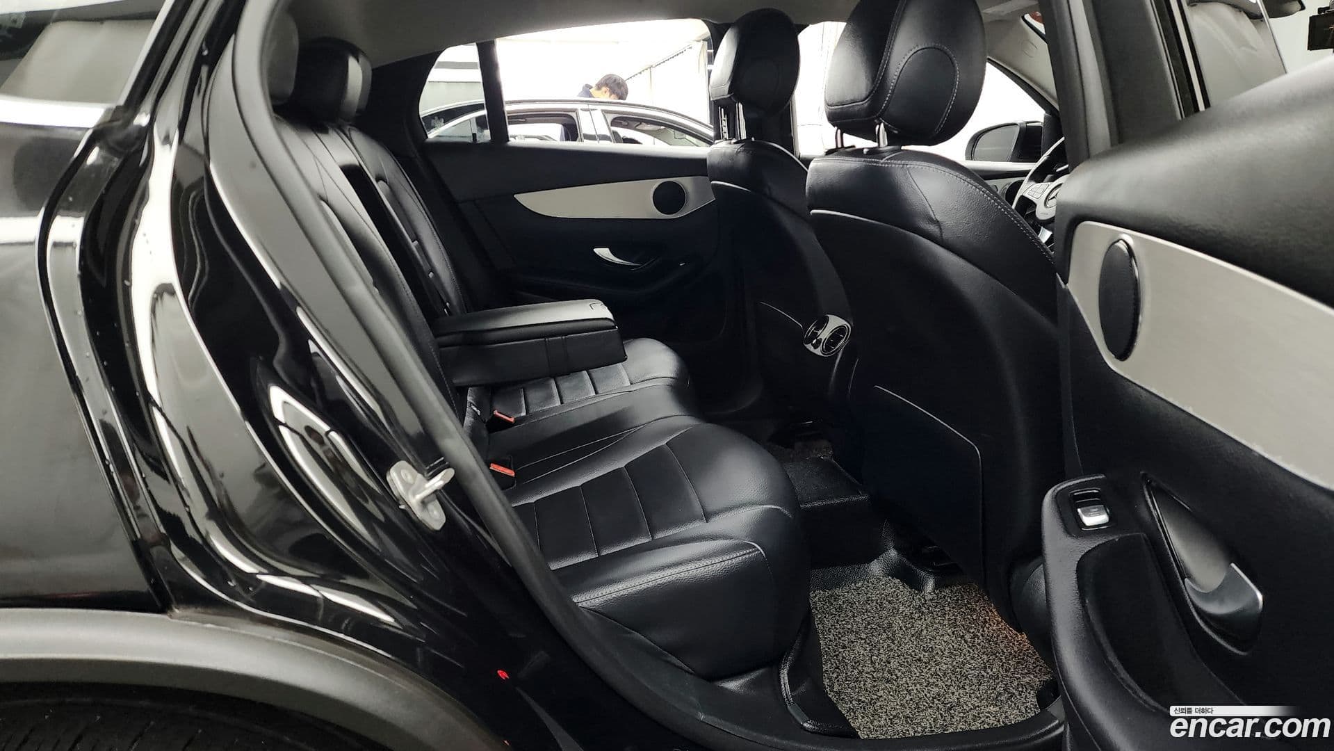 Main__Slider__Photo:GLC-Class Mercedes-Benz 2018.4-11