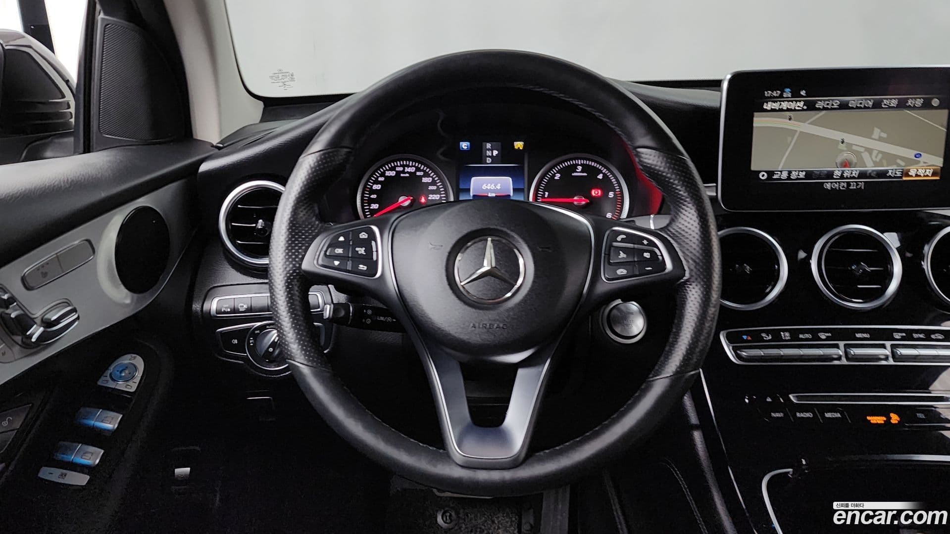 Main__Slider__Photo:GLC-Class Mercedes-Benz 2018.4-13