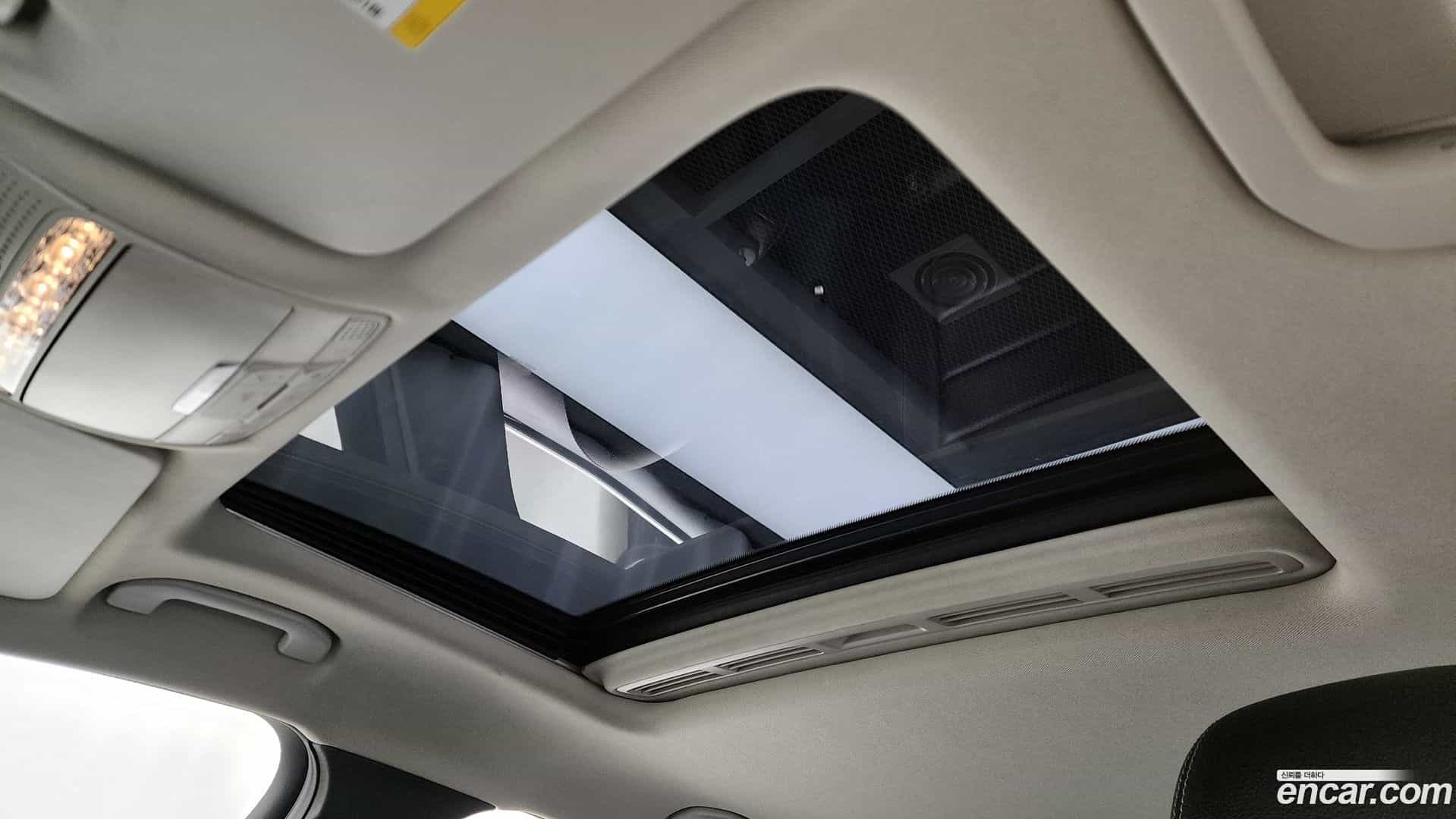 GLC-Class Mercedes-Benz 2018.4-OPTION-022