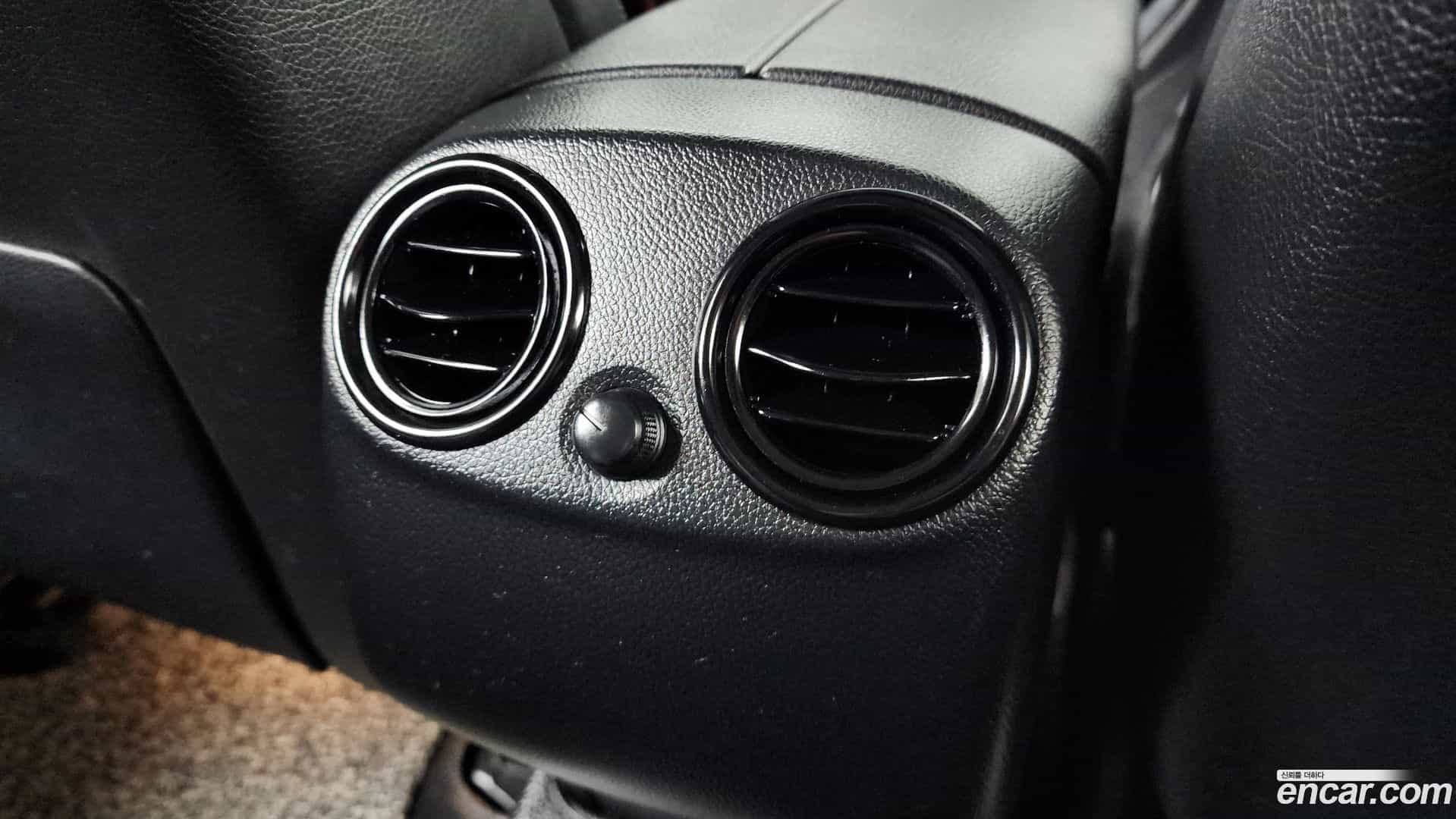 GLC-Class Mercedes-Benz 2018.4-OPTION-023