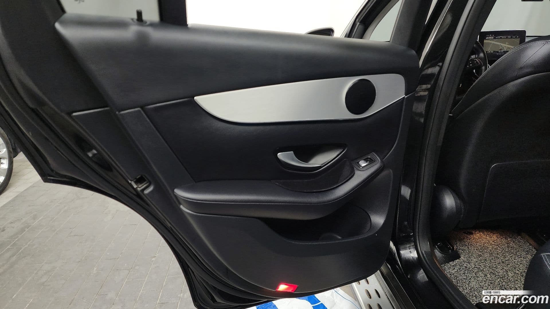 Main__Slider__Photo:GLC-Class Mercedes-Benz 2018.4-25