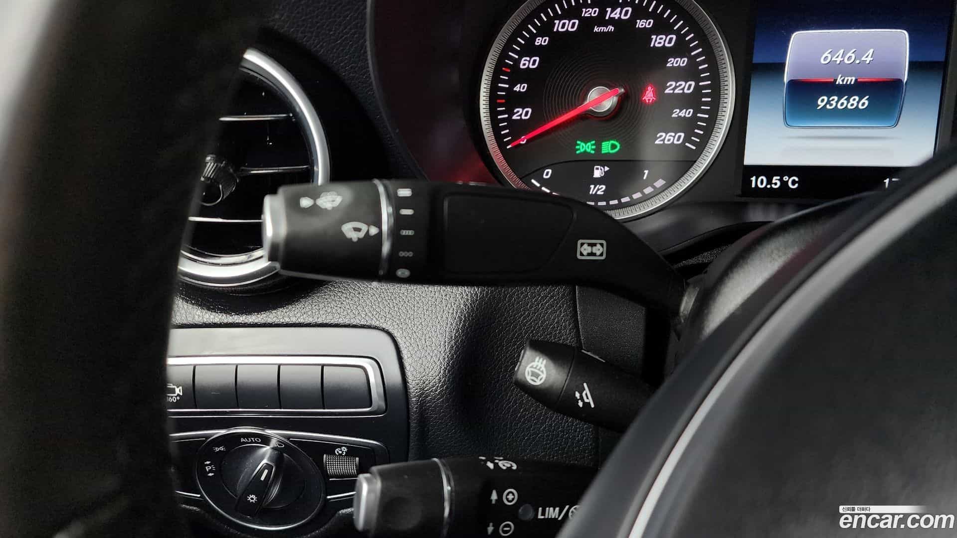 GLC-Class Mercedes-Benz 2018.4-OPTION-040
