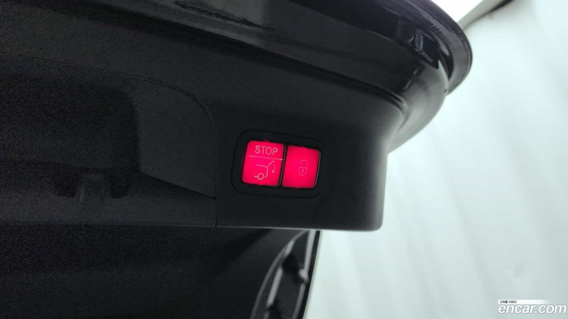 GLC-Class Mercedes-Benz 2018.4-OPTION-044
