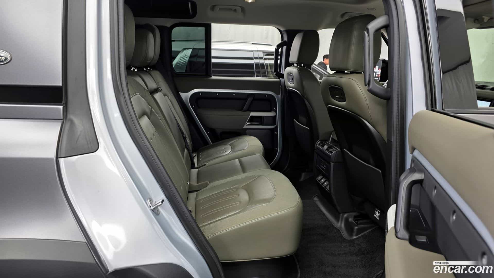 Defender Land Rover 2020.10-OPTION-016
