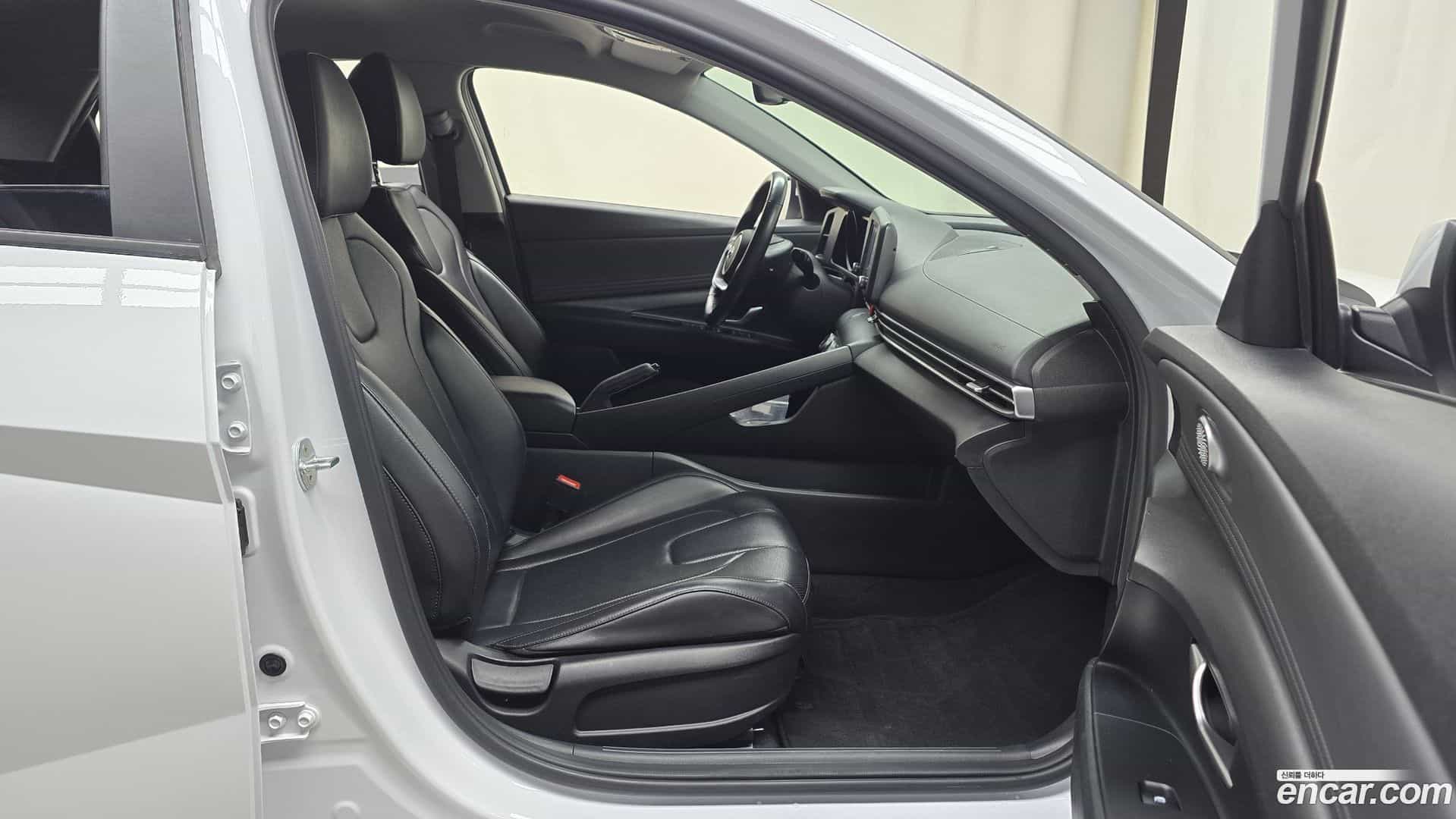 AVANTE Hyundai 2021.3-OPTION-015