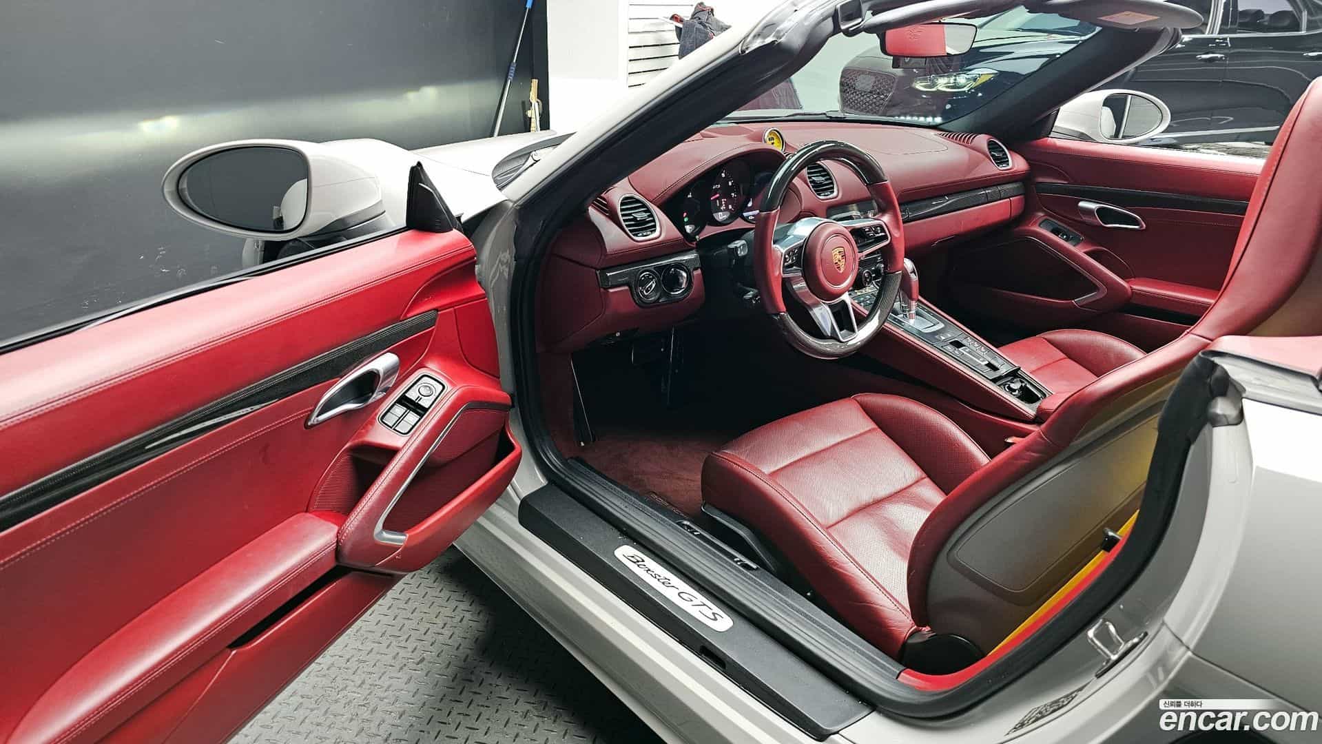 718 Porsche 2019.5-INNER-010