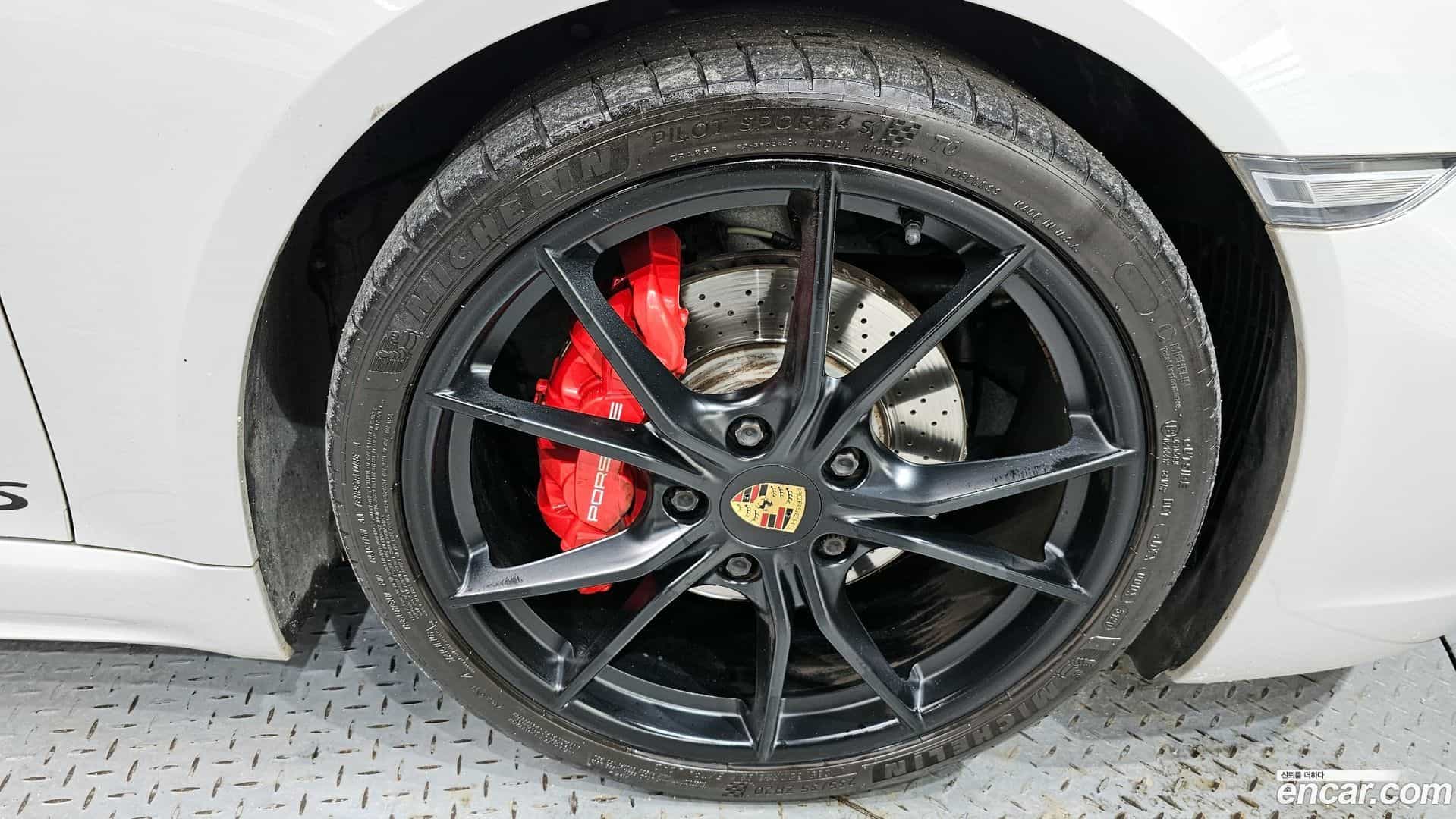 718 Porsche 2019.5-OUTER-031