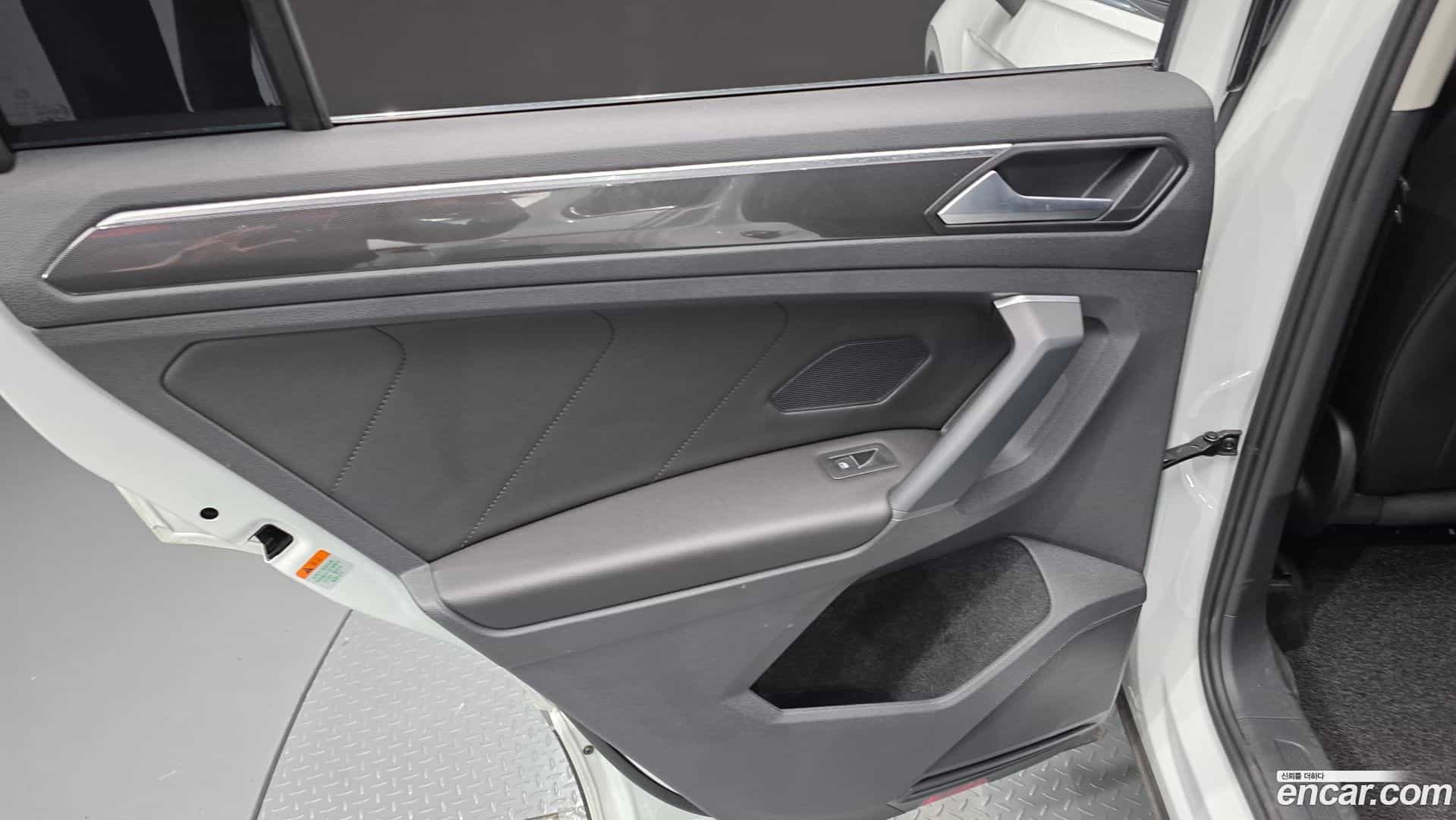 Tiguan Volkswagen 2020.3-INNER-035