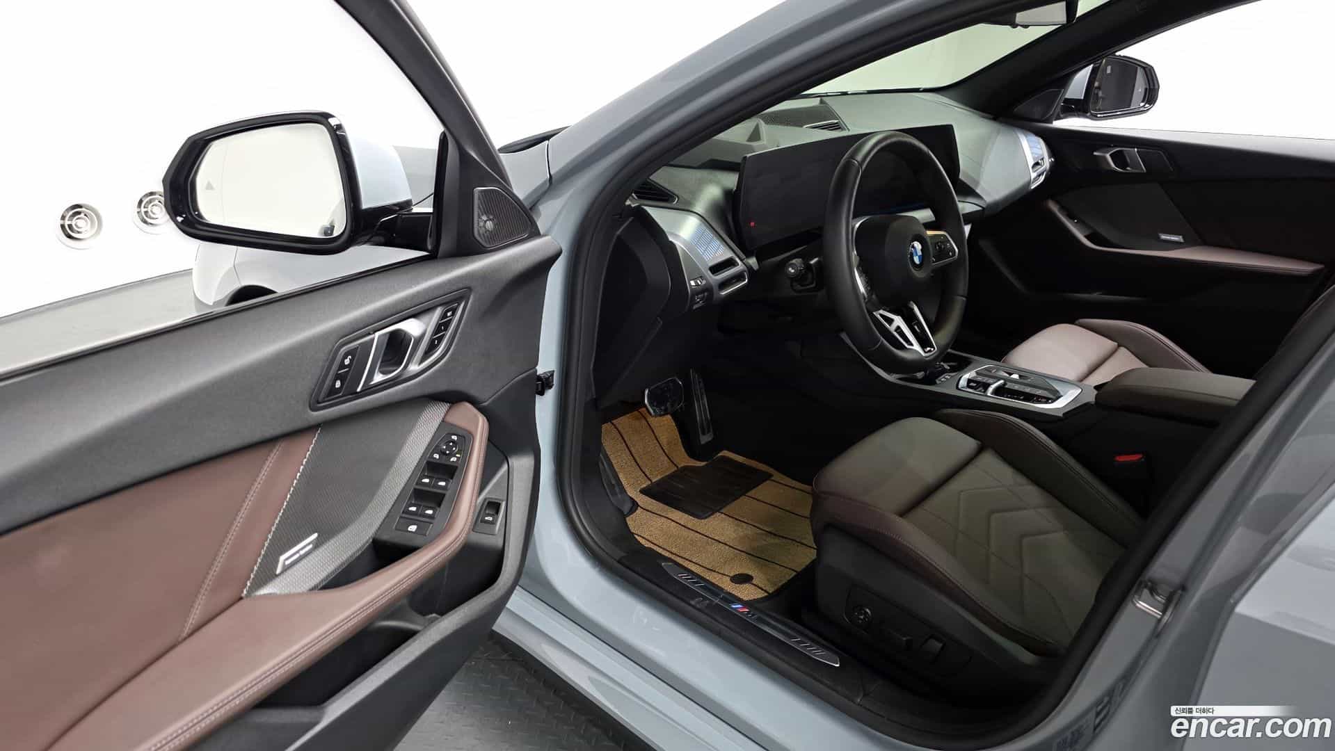 1-Series BMW 2025.6-INNER-010