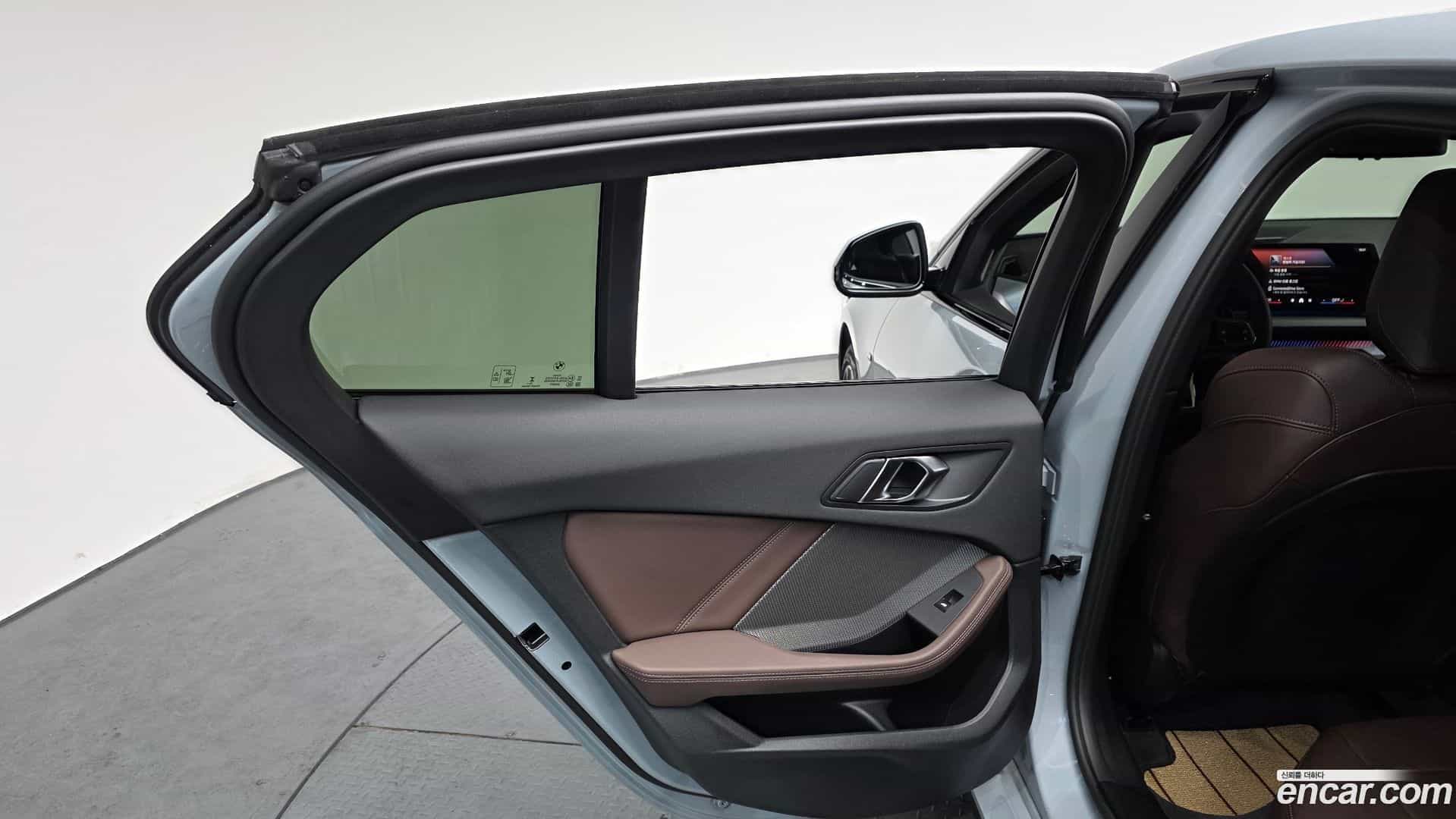 1-Series BMW 2025.6-INNER-035