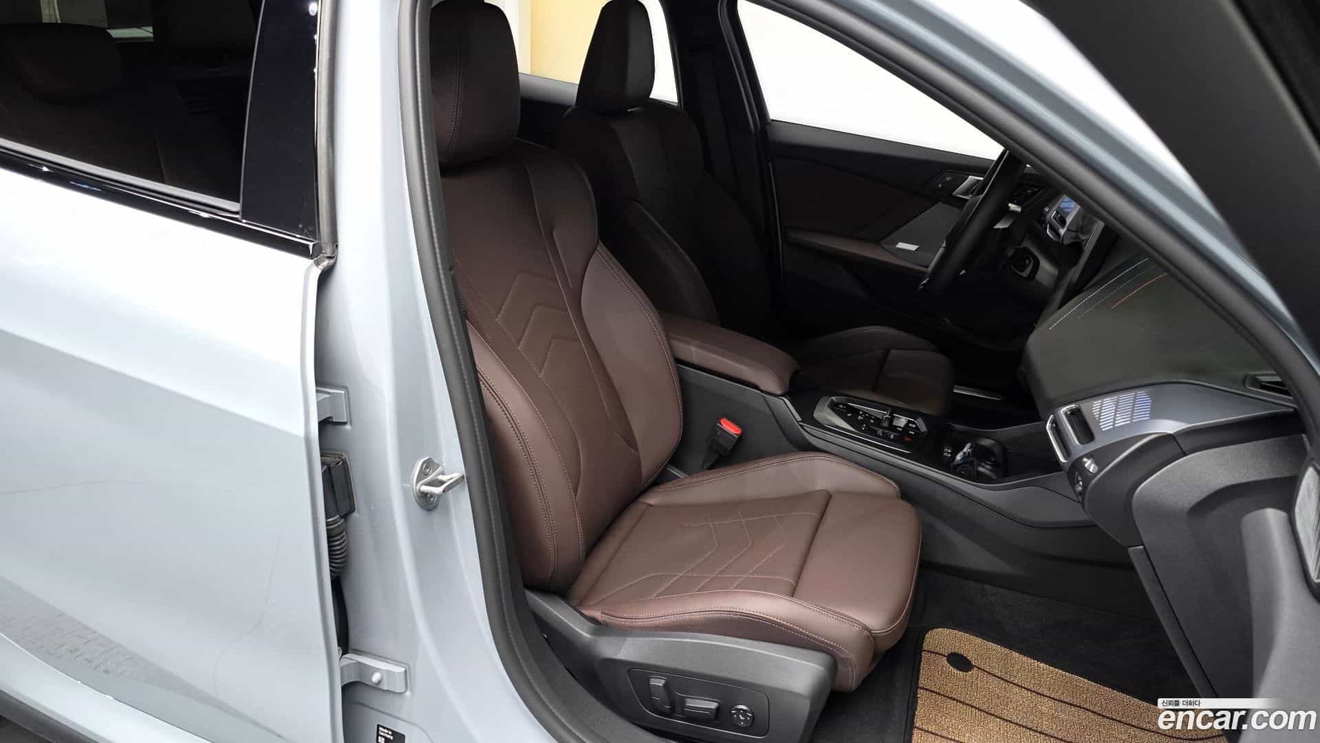 1-Series BMW 2025.6-INNER-036