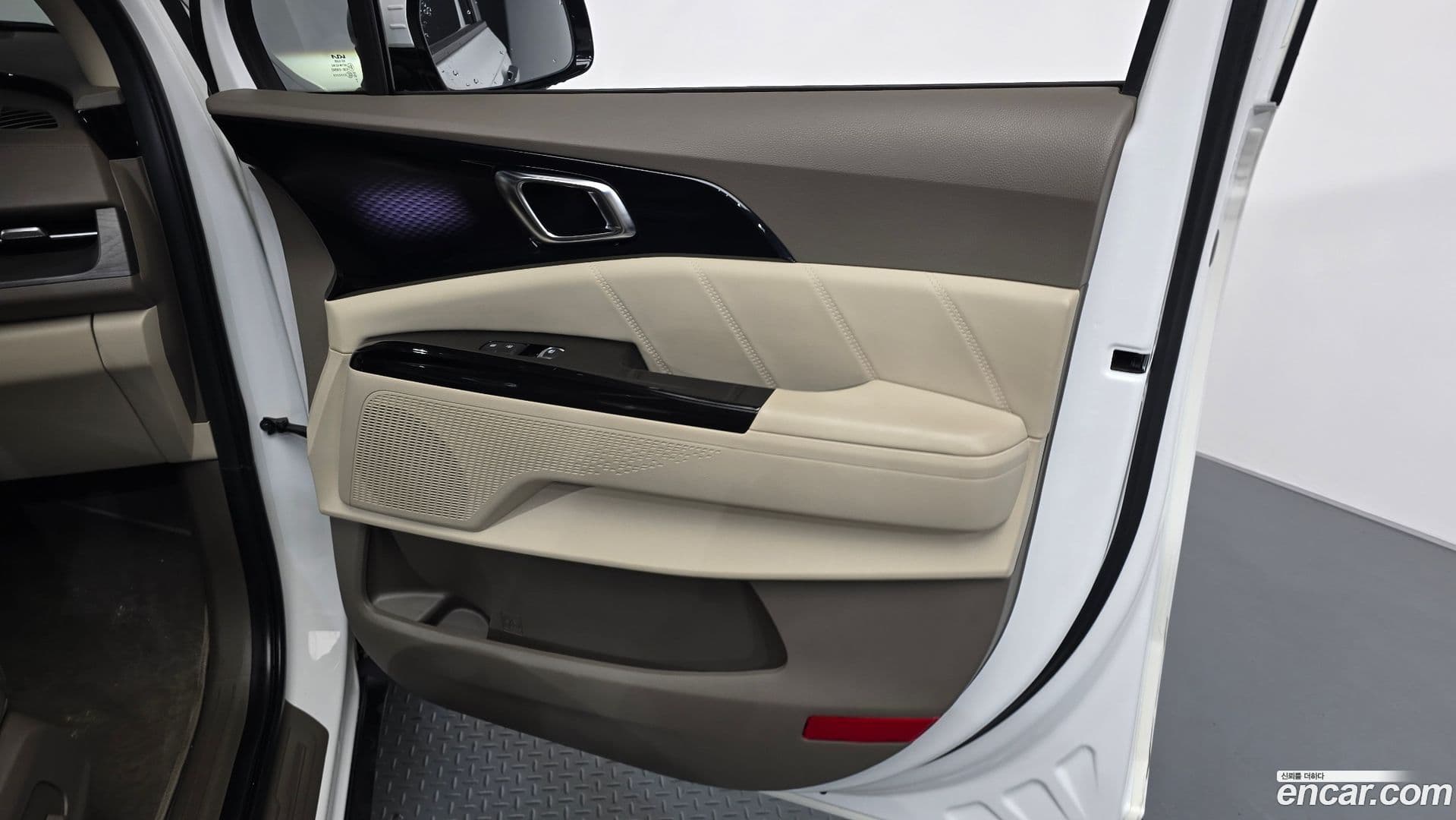 Main__Slider__Photo:Canival Kia 2023.4-24