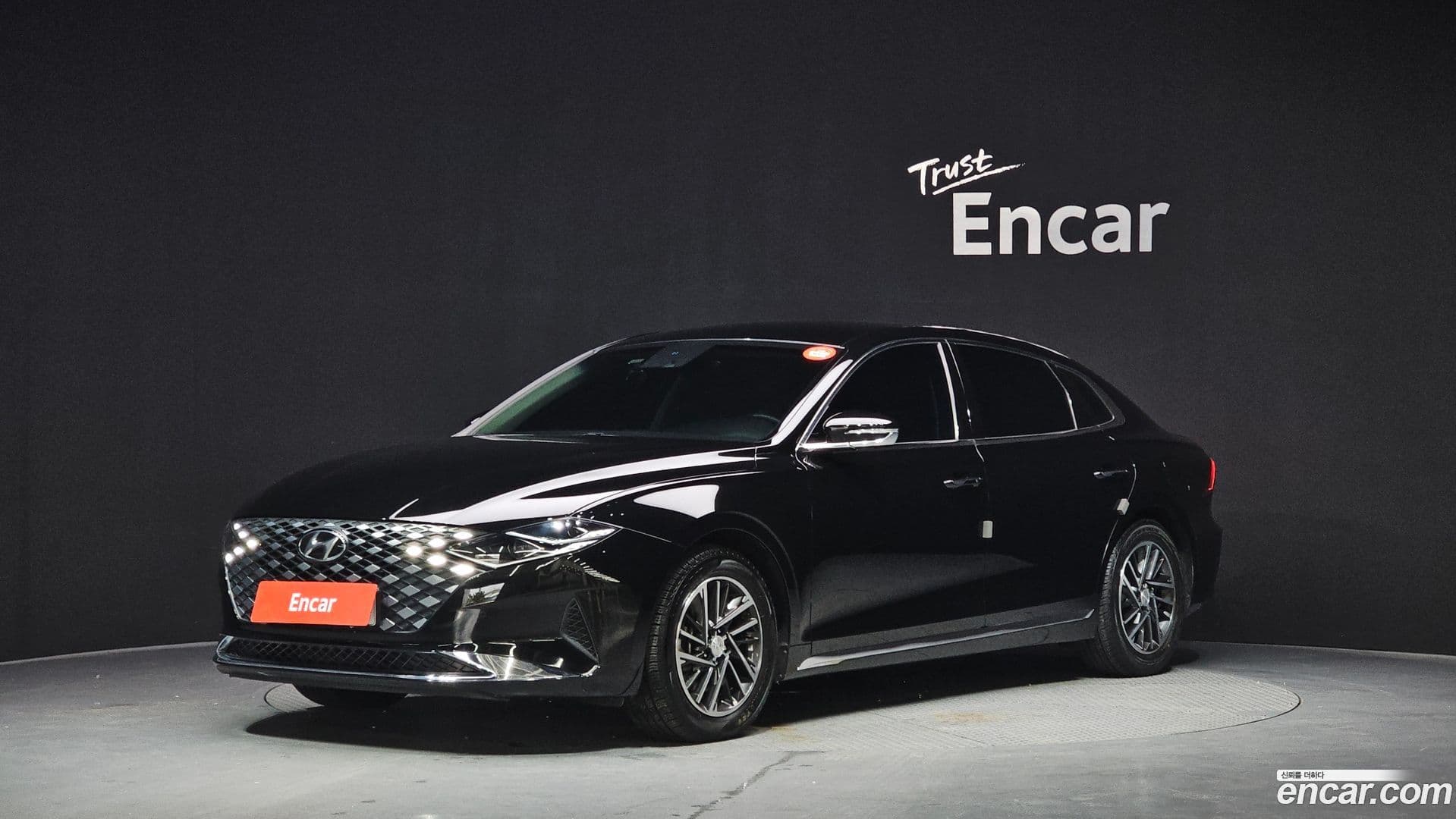 Main__Slider__Photo:Grandeur Hyundai 2021.1-0