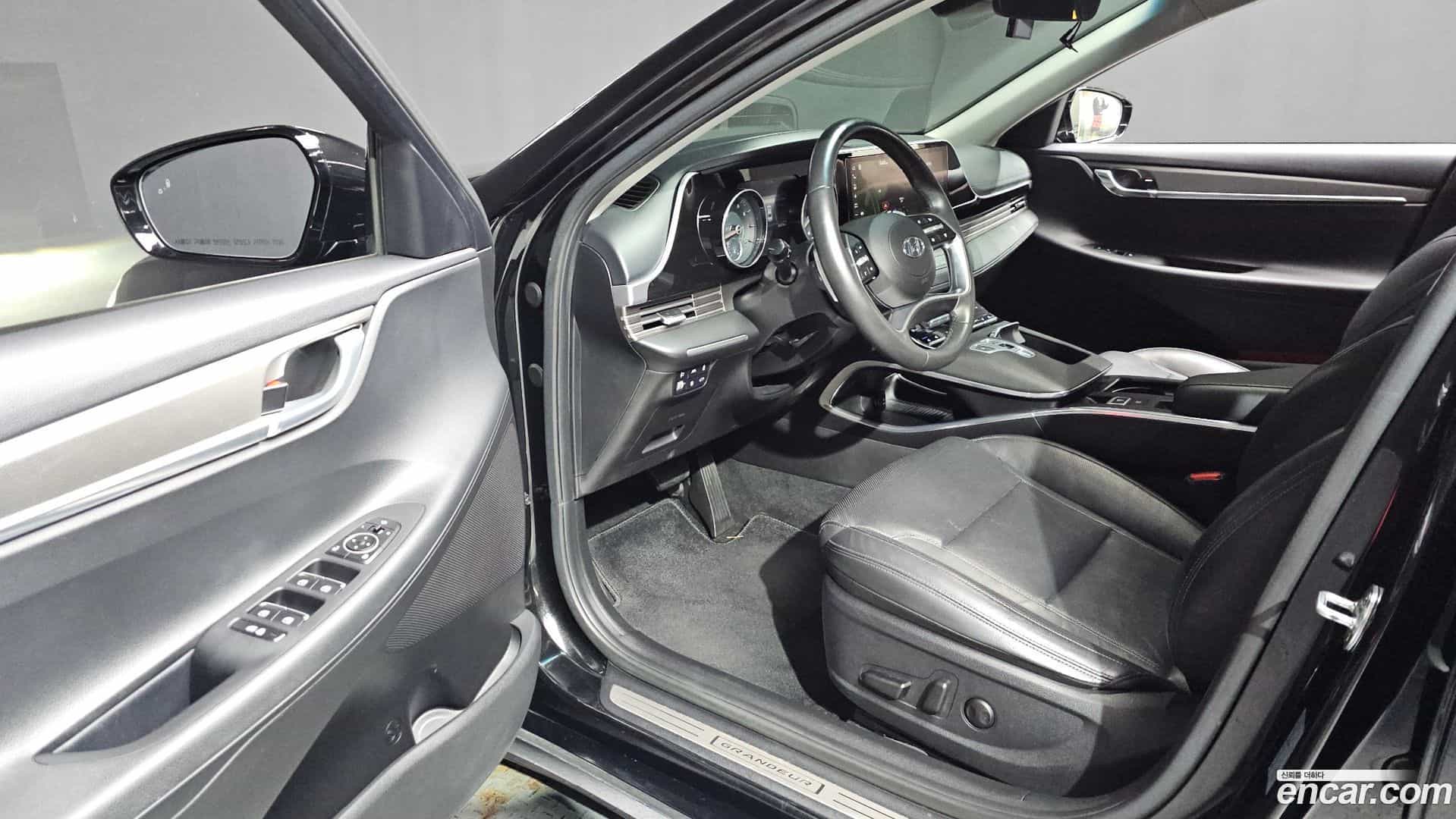 Grandeur Hyundai 2021.1-INNER-010