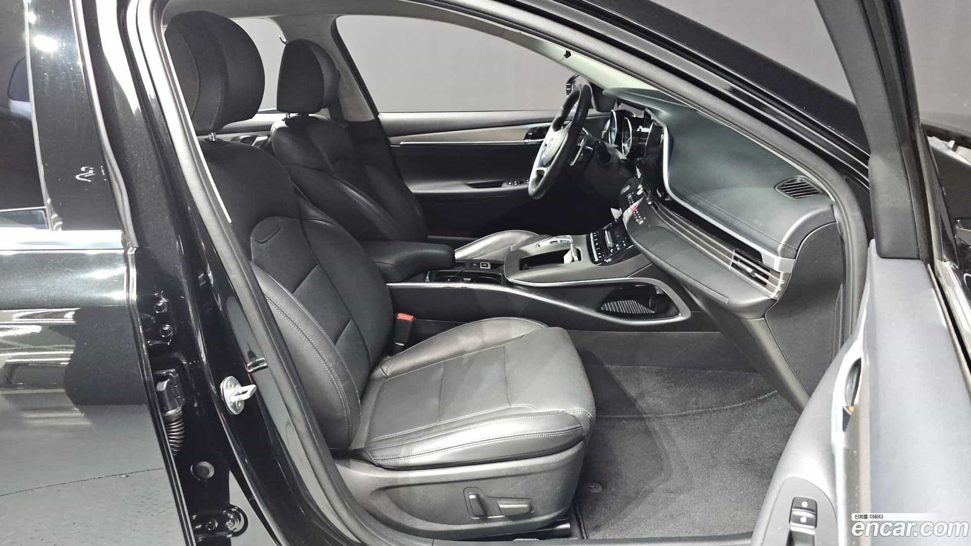 Grandeur Hyundai 2021.1-INNER-036
