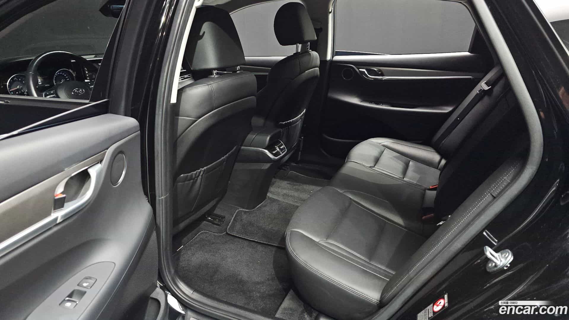 Grandeur Hyundai 2021.1-OPTION-045