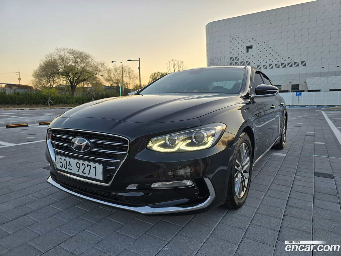 Grandeur Hyundai 2017.3-OUTER-001