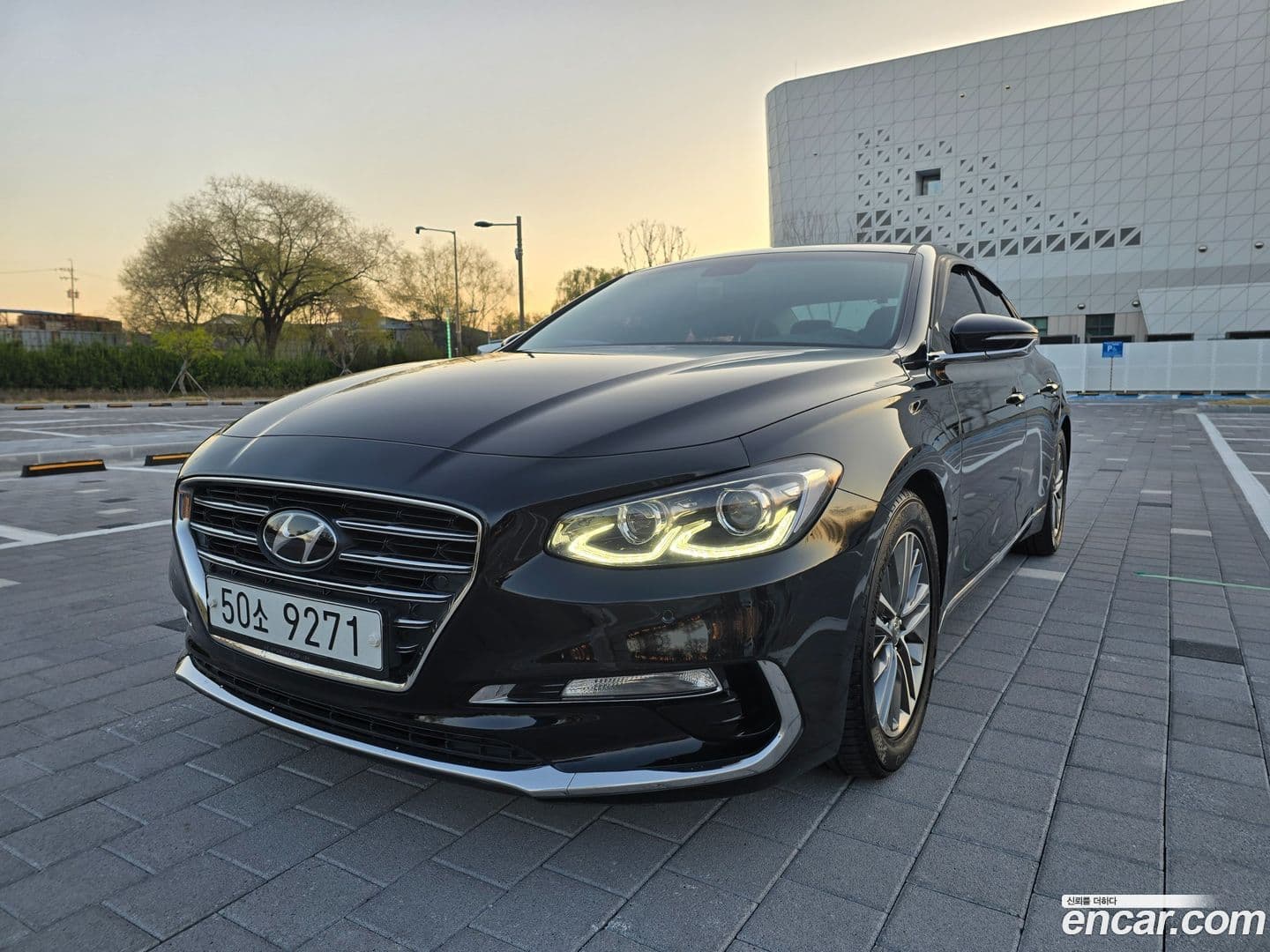 Main__Slider__Photo:Grandeur Hyundai 2017.3-0