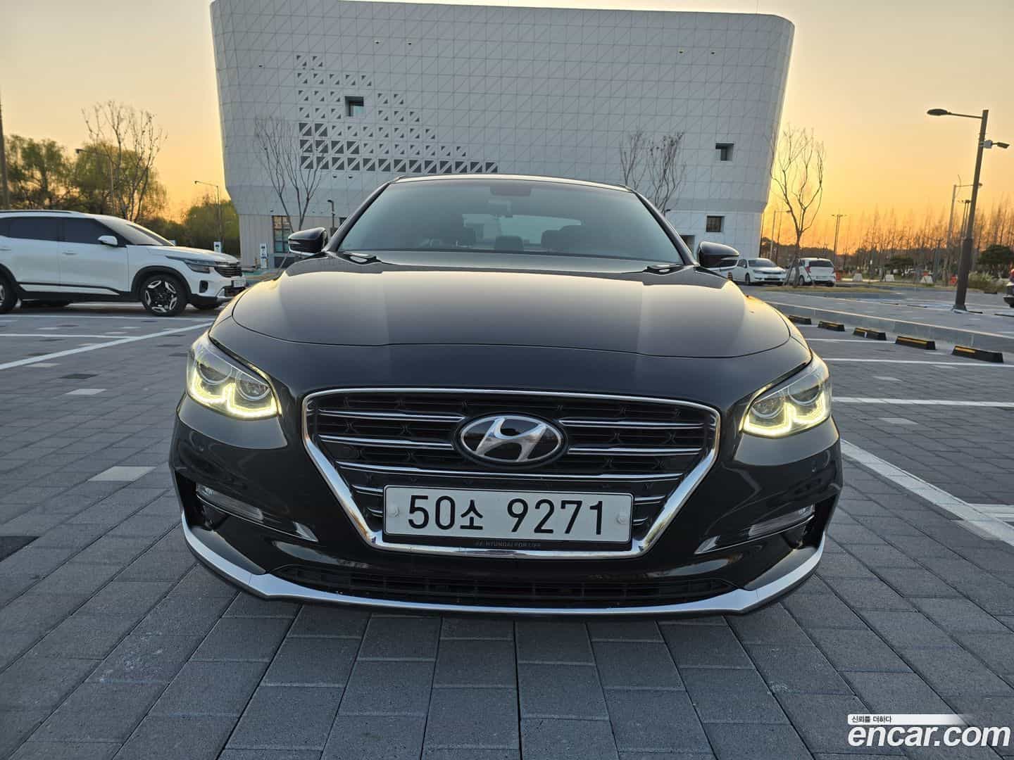 Grandeur Hyundai 2017.3-OUTER-002