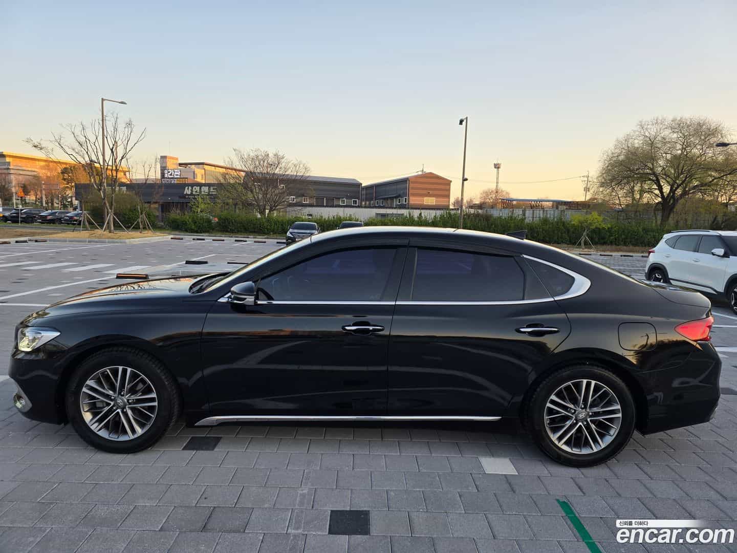 Grandeur Hyundai 2017.3-OUTER-003