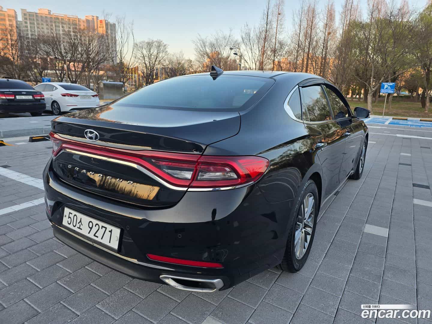 Grandeur Hyundai 2017.3-OUTER-005