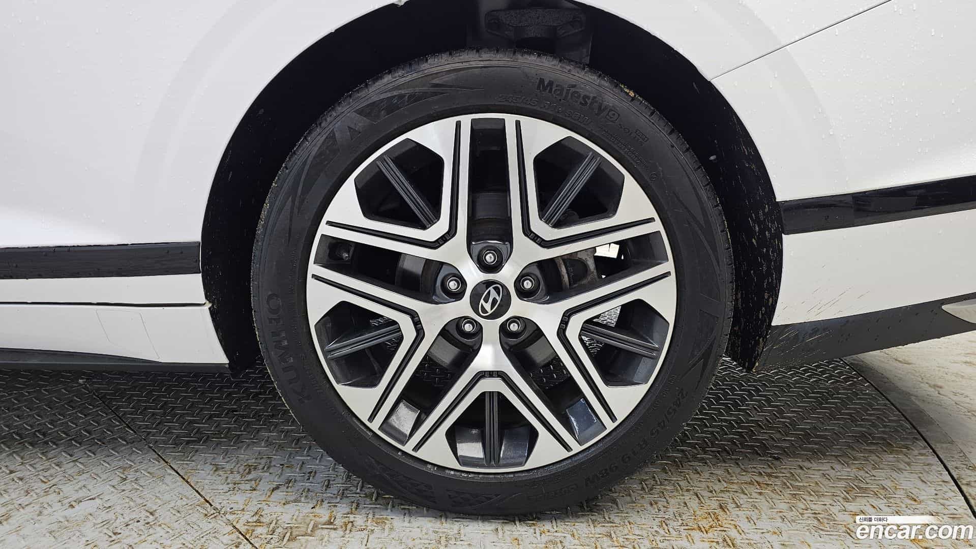 Grandeur Hyundai 2023.2-OUTER-031
