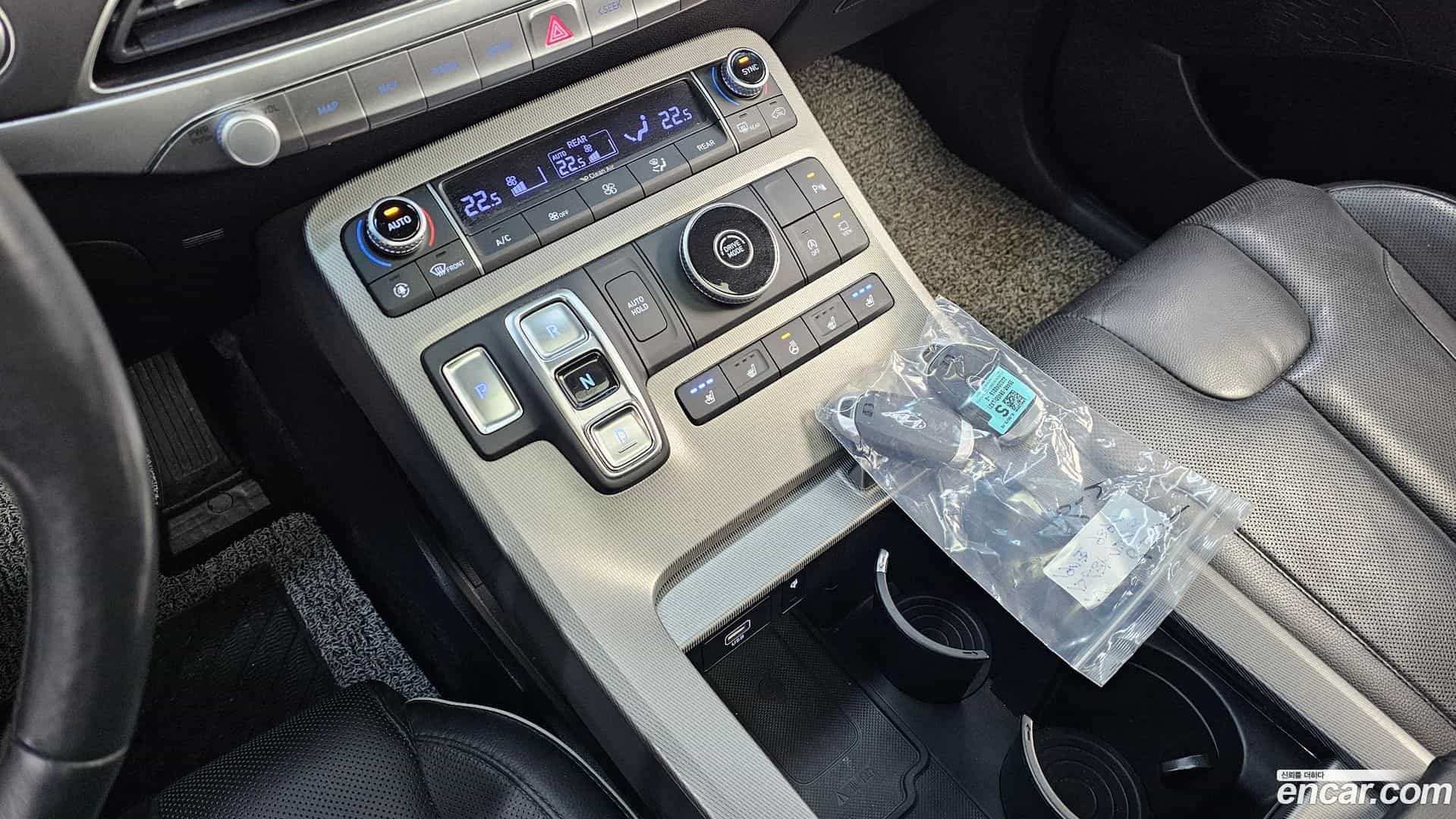Palisade Hyundai 2022.3-INNER-009