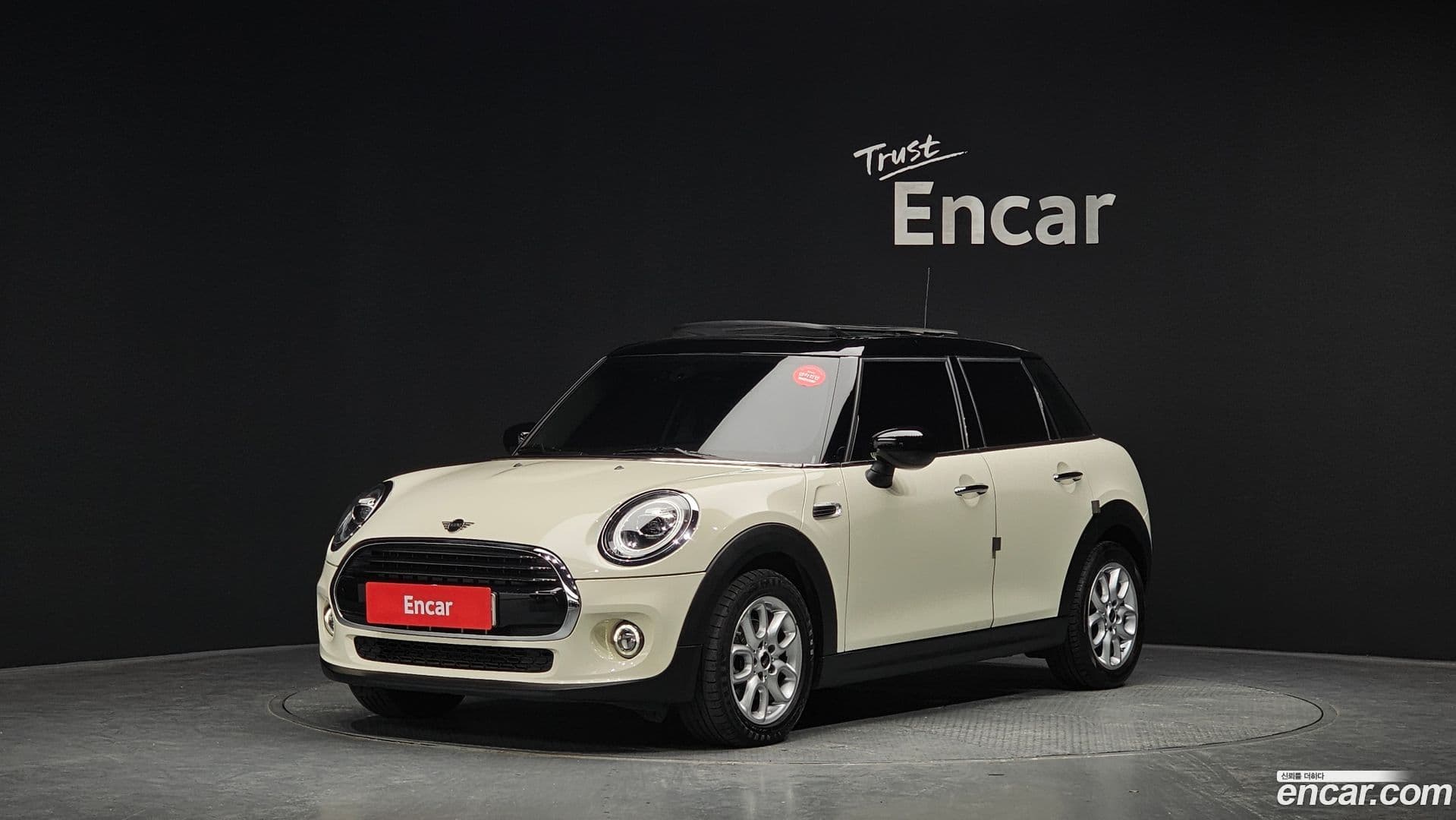 Main__Slider__Photo:Cooper Mini 2020.1-0