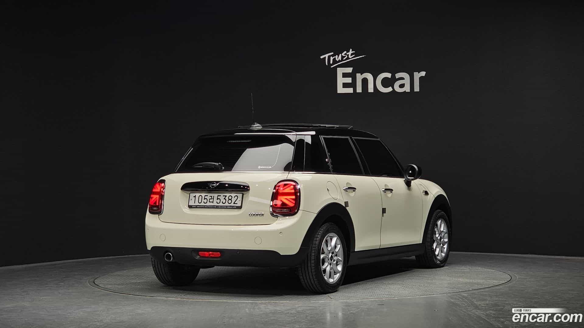 Cooper Mini 2020.1-OUTER-002