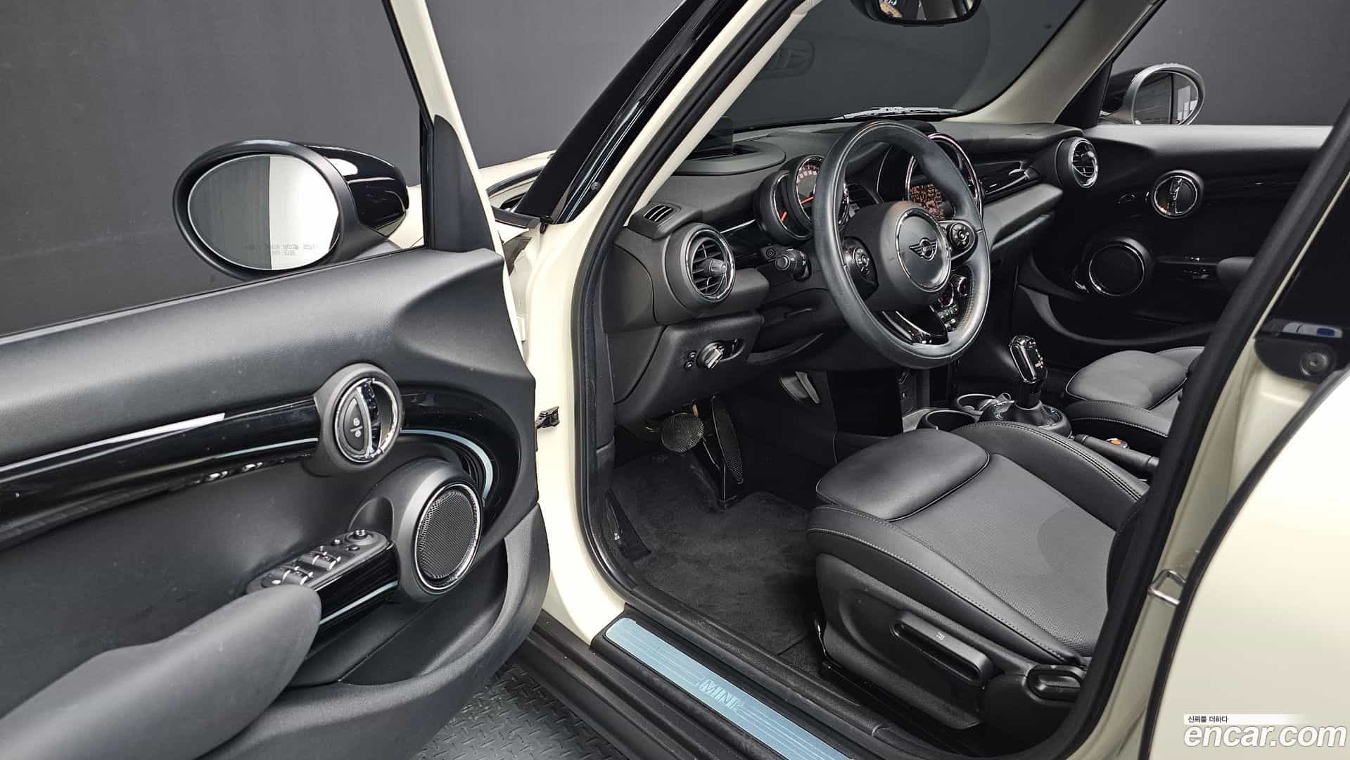 Cooper Mini 2020.1-OPTION-017