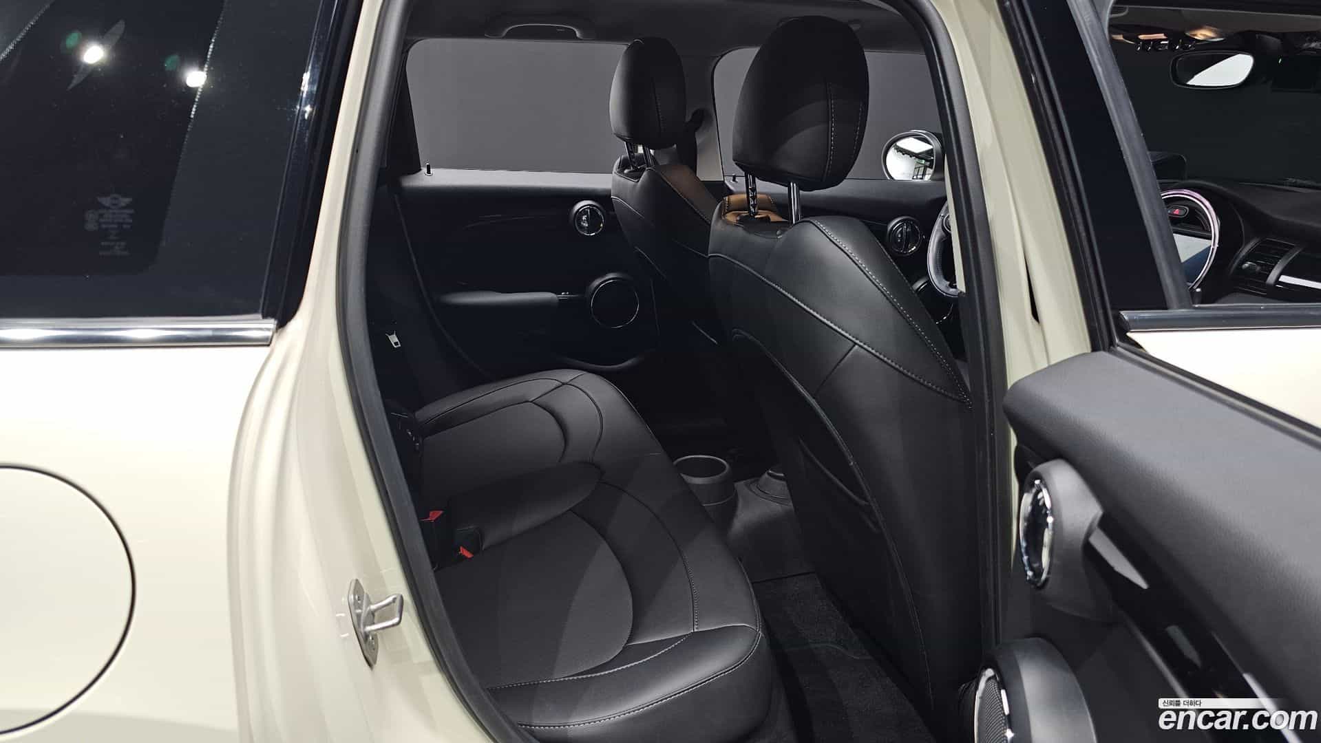 Cooper Mini 2020.1-INNER-036