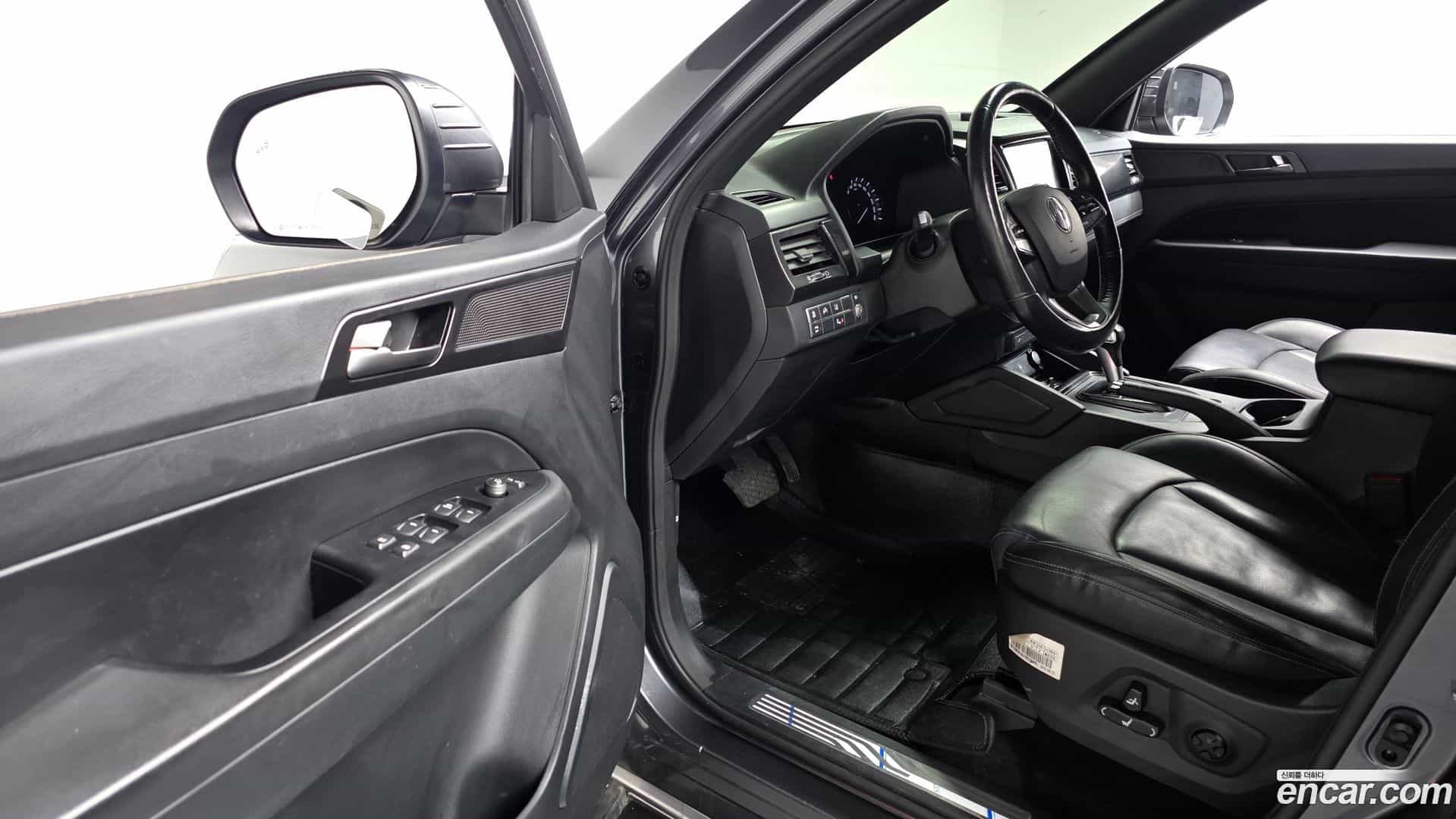 Rexton KG Mobility 2019.11-INNER-010