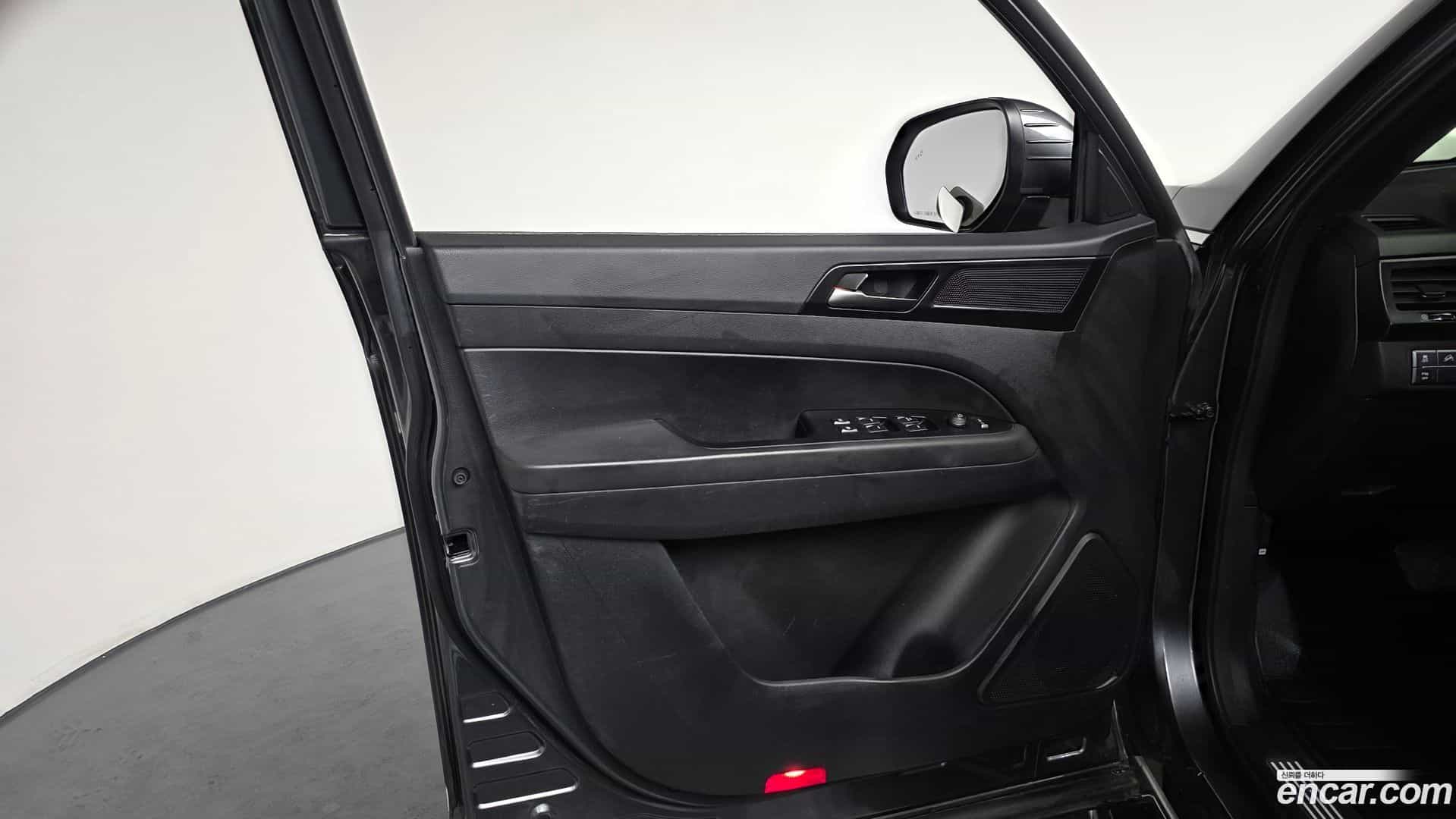 Rexton KG Mobility 2019.11-INNER-034
