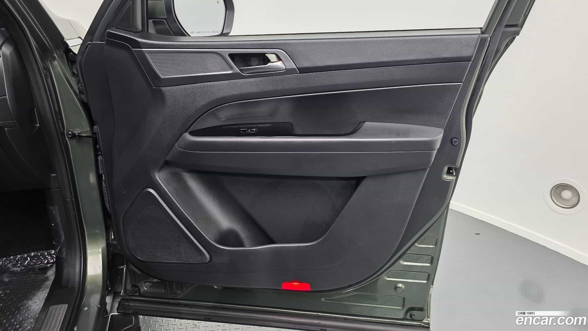 Rexton KG Mobility 2023.11-INNER-034