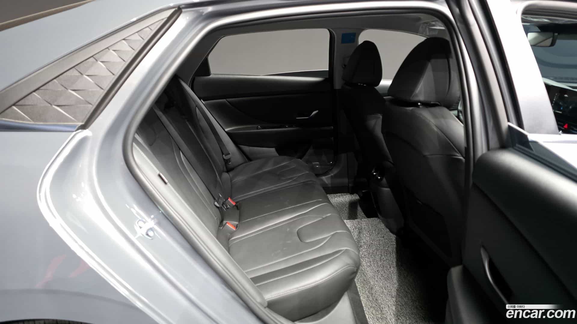 AVANTE Hyundai 2025.6-OPTION-016