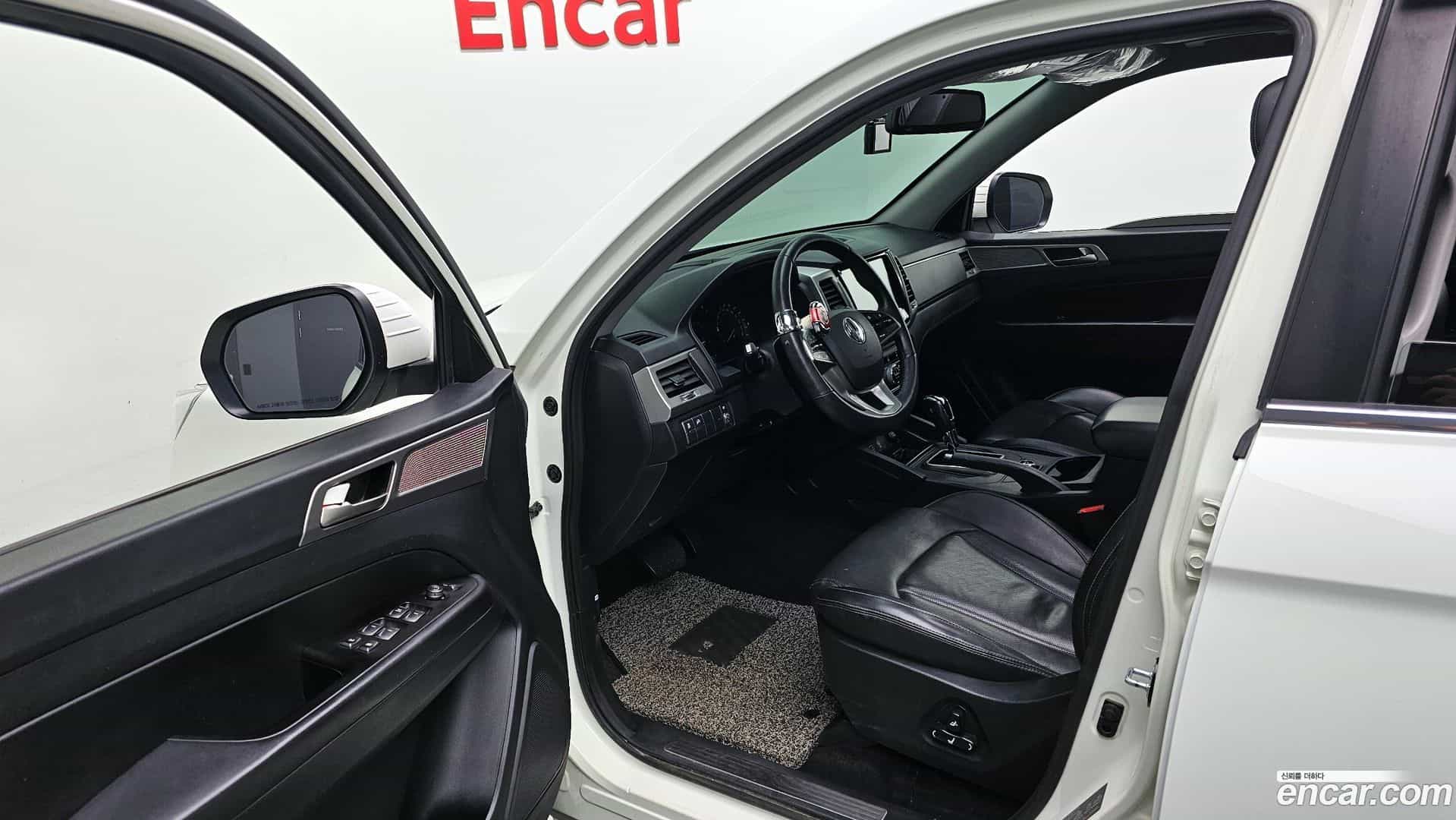 Rexton KG Mobility 2018.4-INNER-010