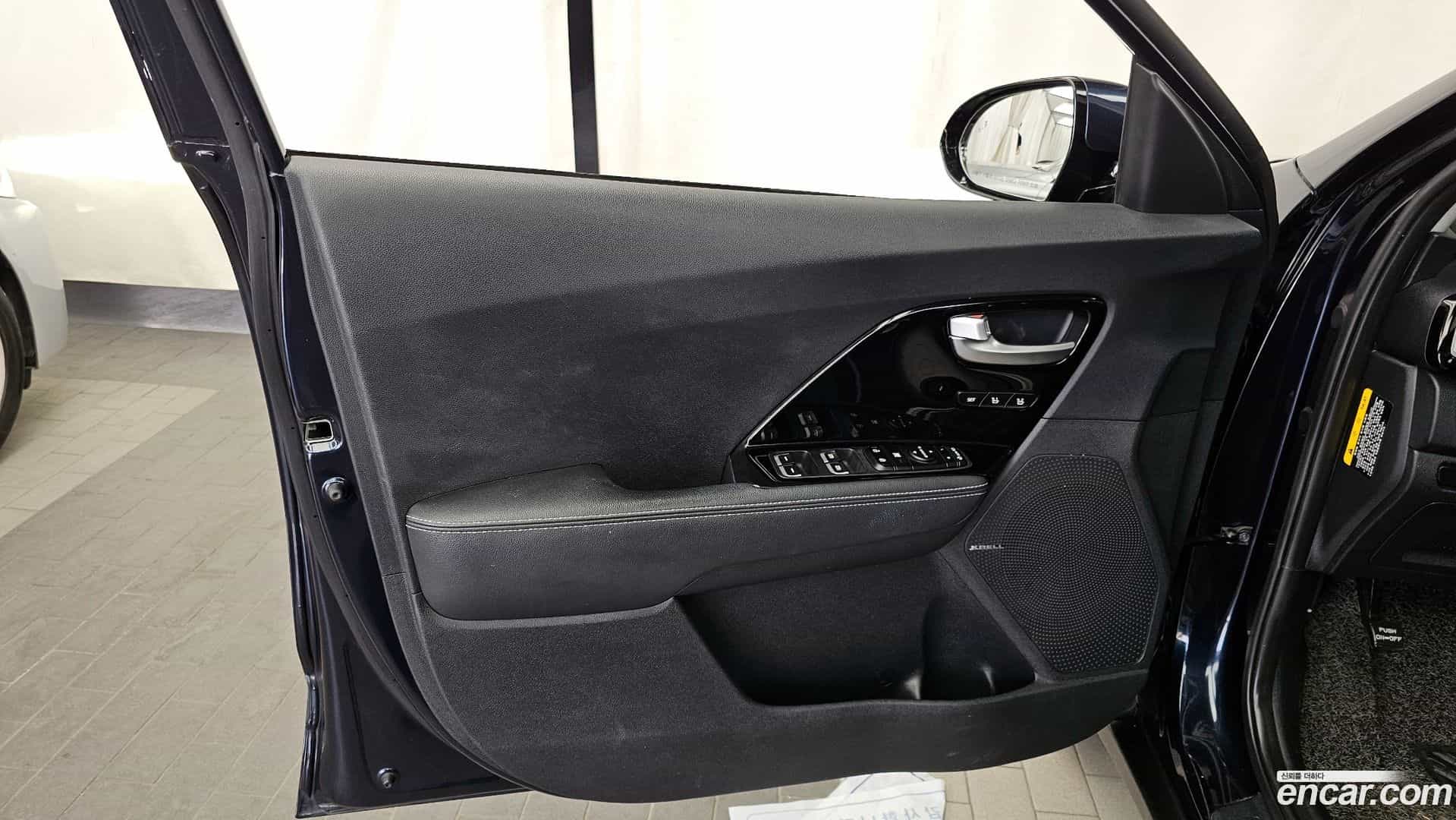 Niro Kia 2017.10-INNER-034