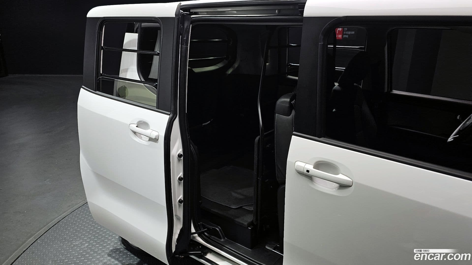 Main__Slider__Photo:RAY Kia 2024.10-30