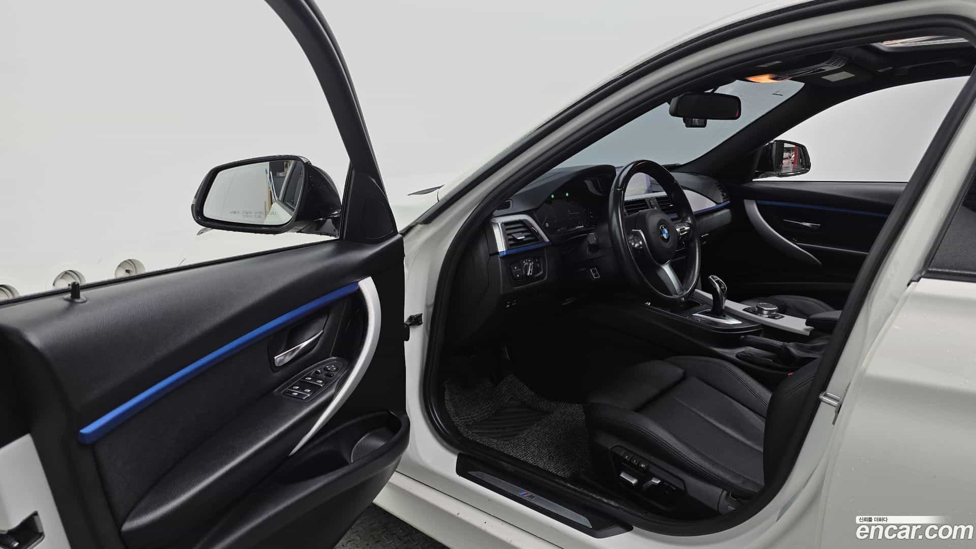 3-Series BMW 2018.4-INNER-010