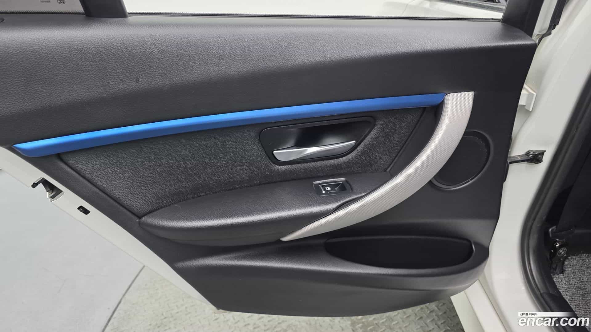 3-Series BMW 2018.4-INNER-035