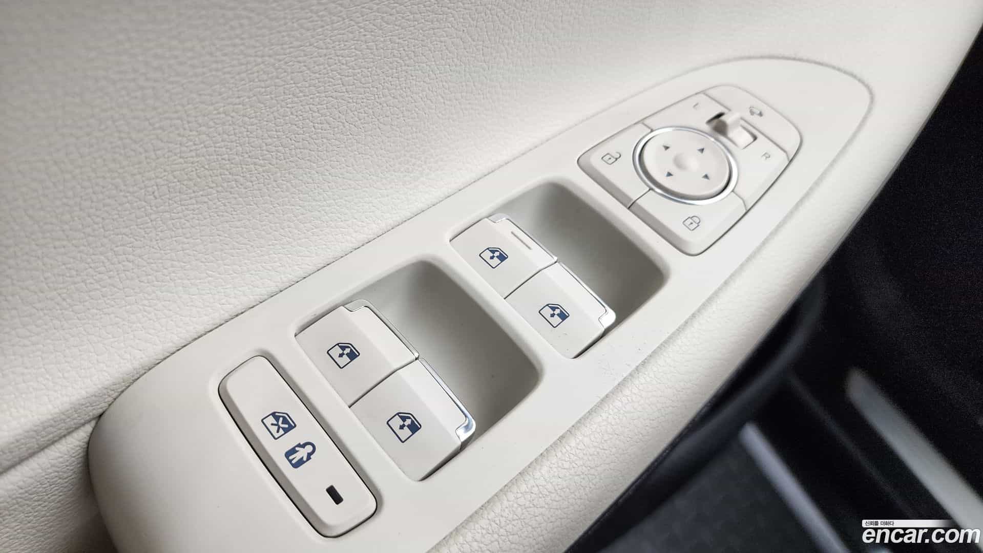 Grandeur Hyundai 2021.6-OPTION-041