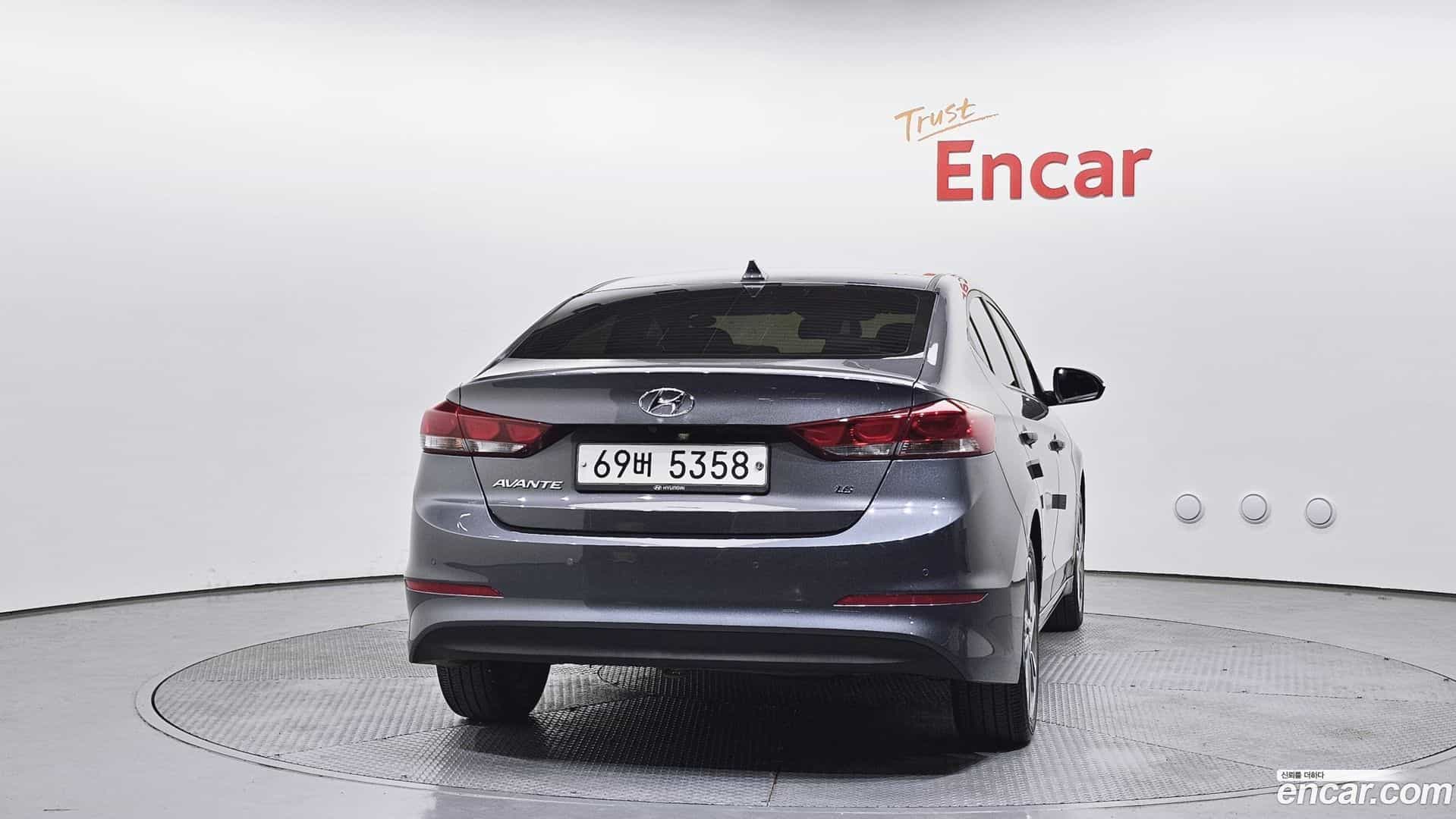 AVANTE Hyundai 2018.0-OUTER-004